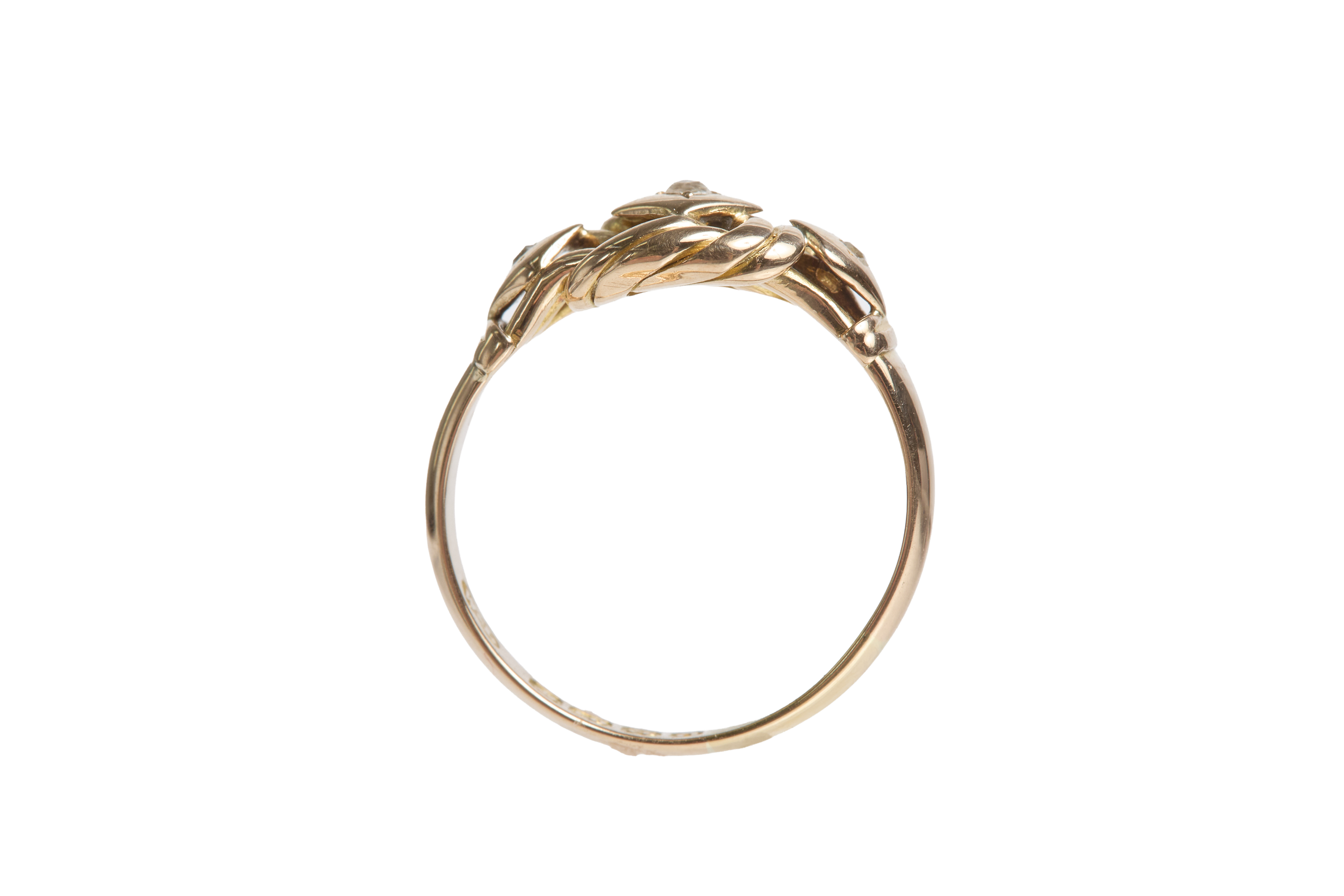 Different Central Knot and 3 Triangles in Diamonds Ring_0654.png