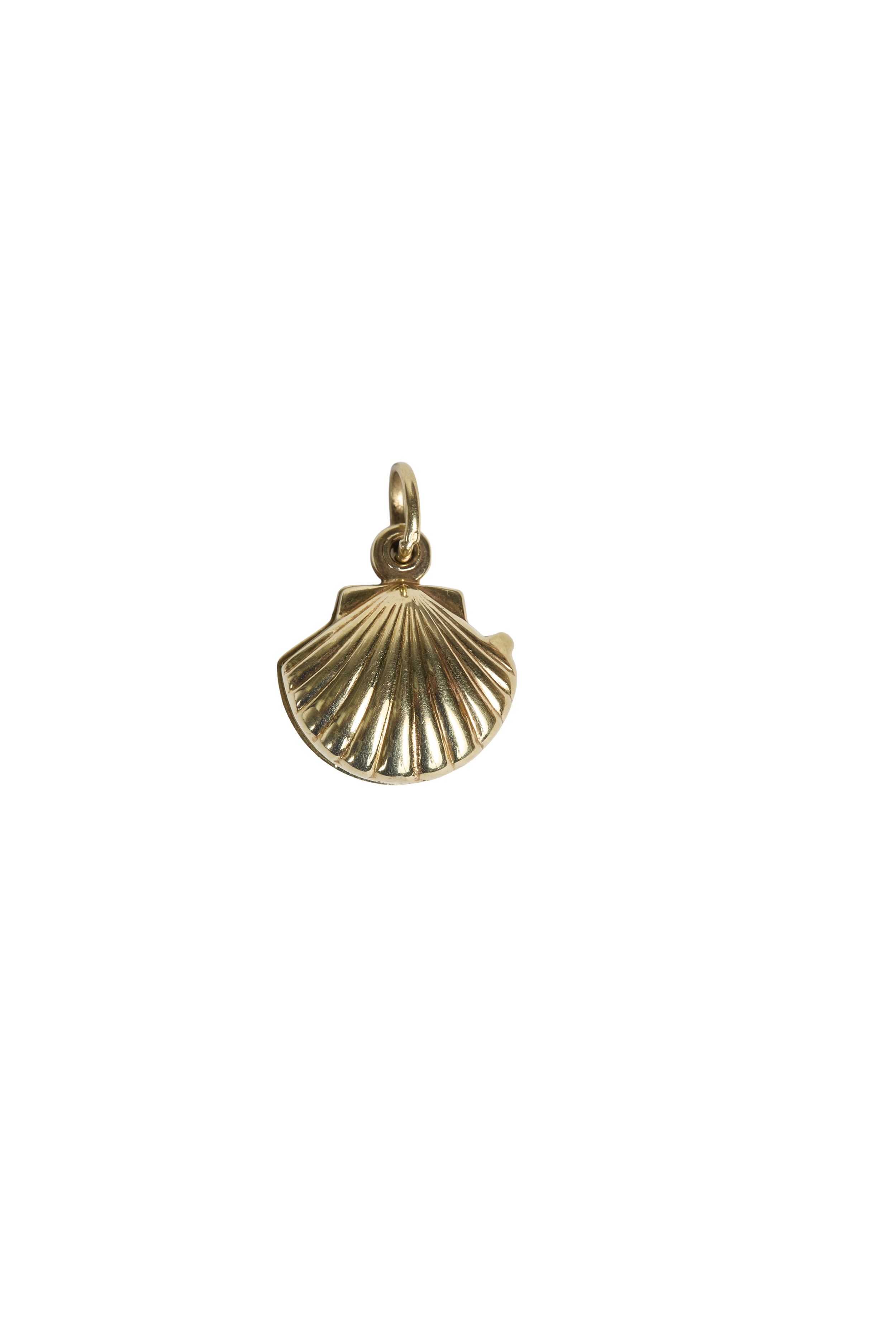 Clamshell Locket_0501.png