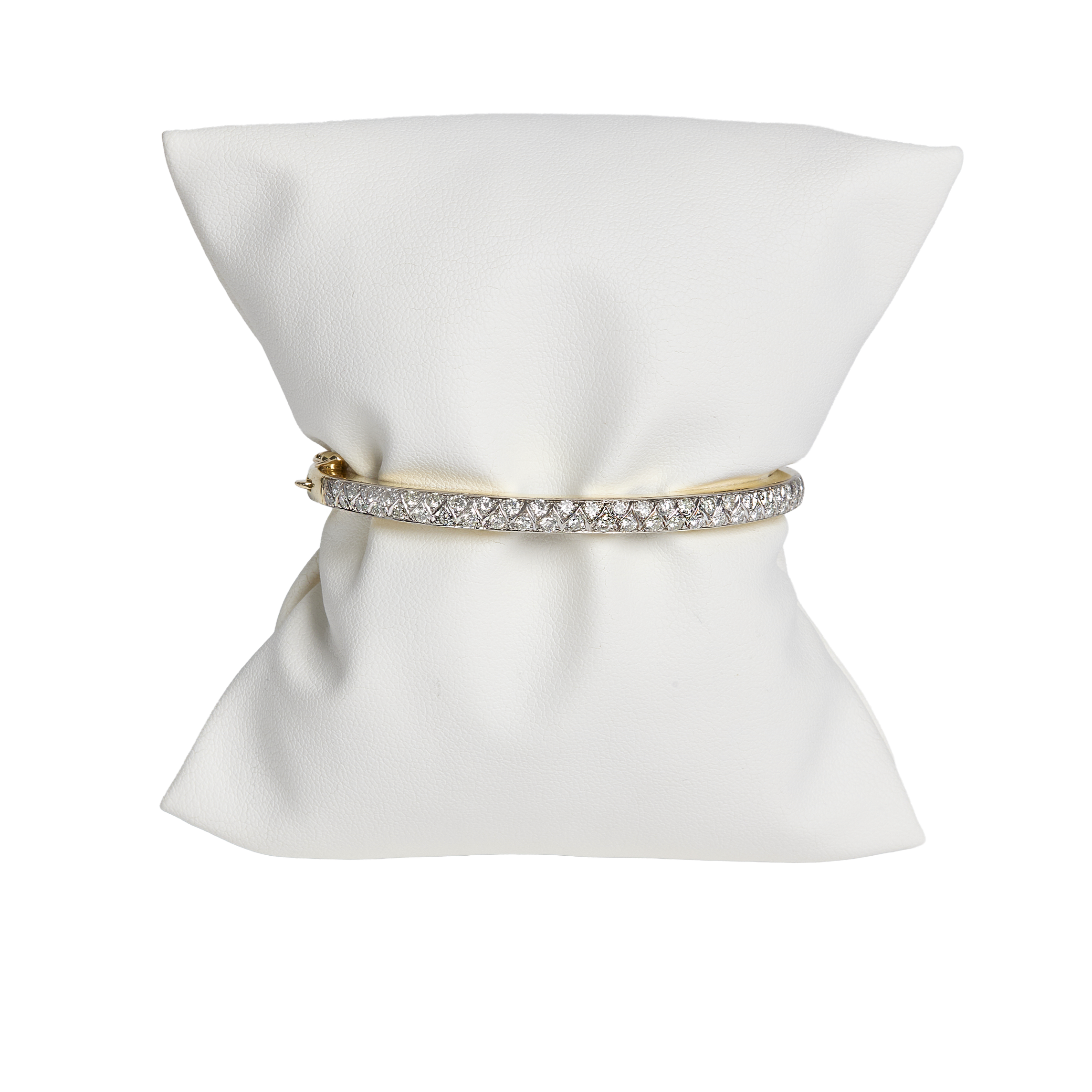 Diamond+Bangle+TurnerandTatler101425_0569.png