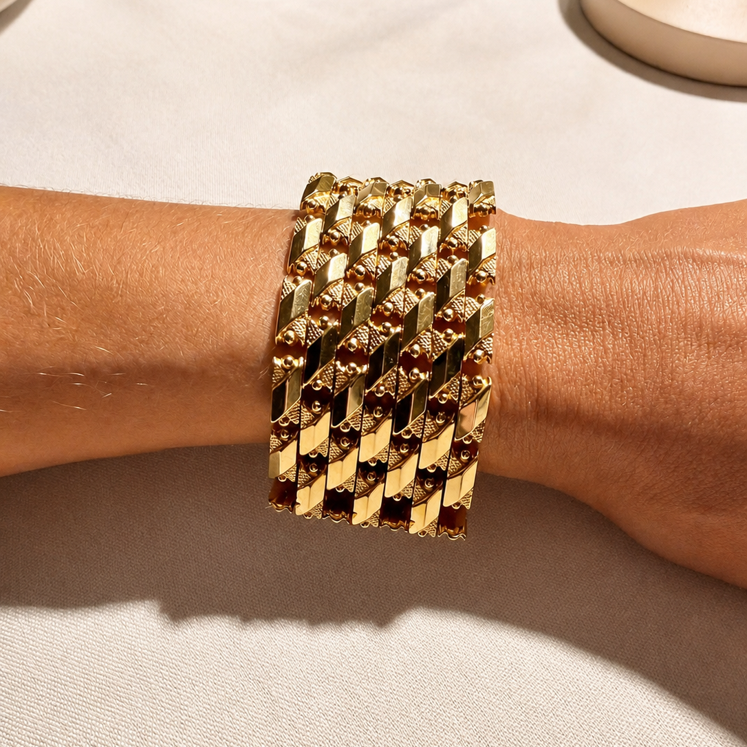 Fabulous+1940s+18KT+Cuff+Bracelet.png