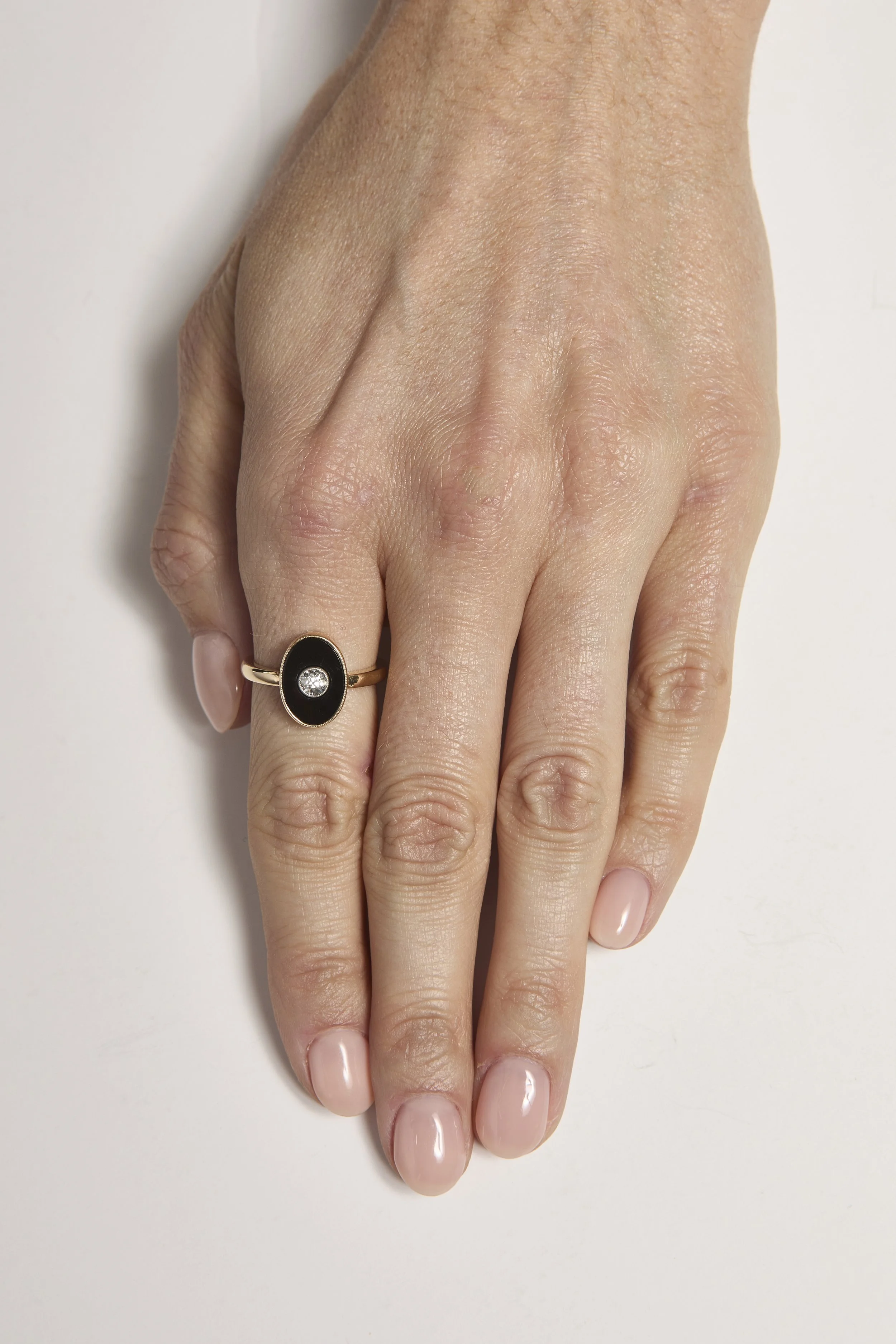 Oval onyx & dia TurnerandTatler101425_0353.jpg