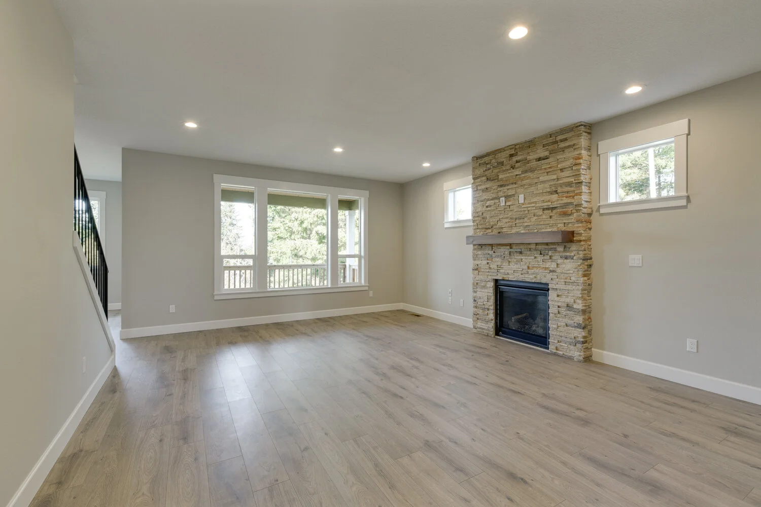 38499 Maple St-6.jpg