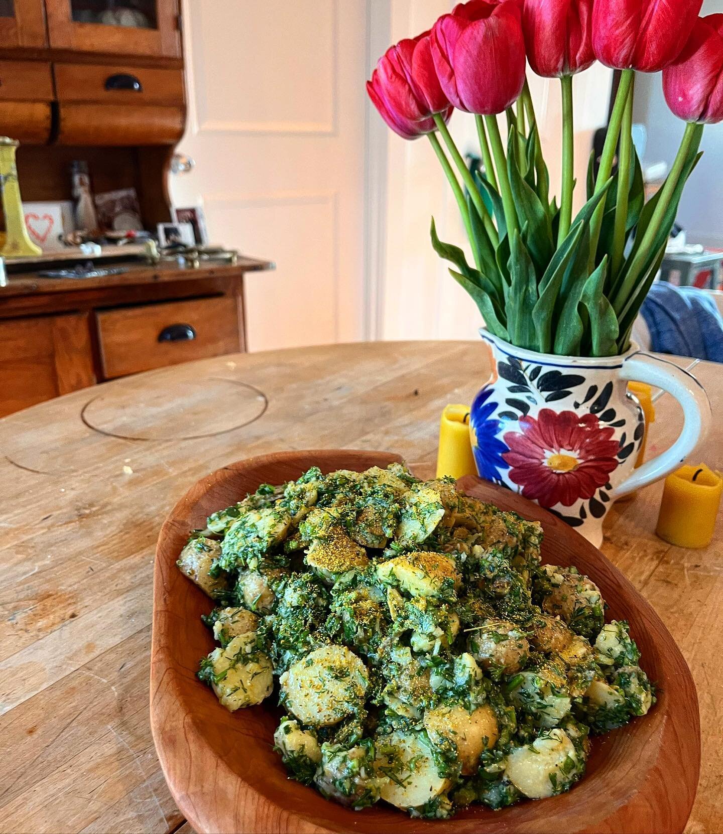 🌷potato salad and tulips 🌷