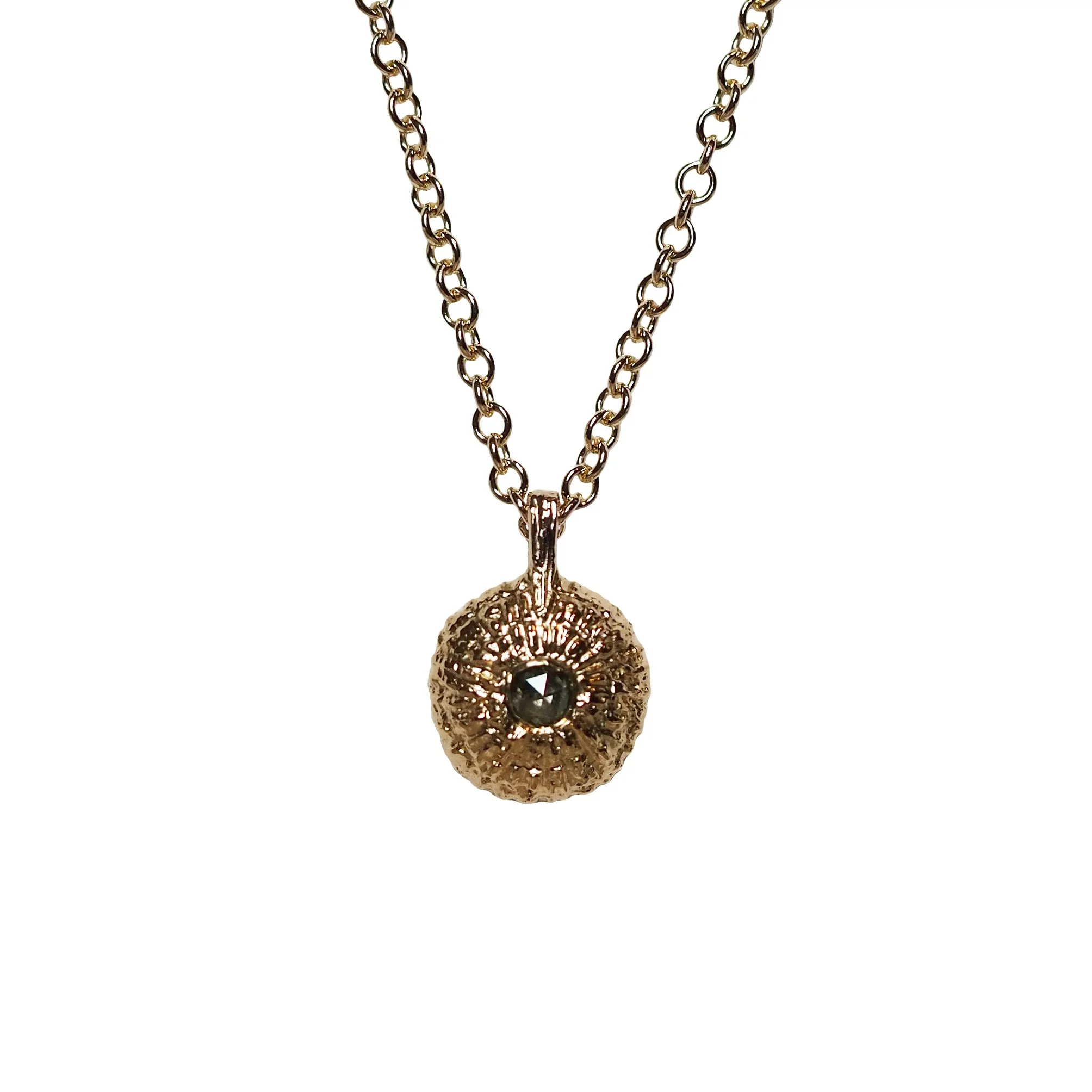 Limpet Pendant 9ct gold