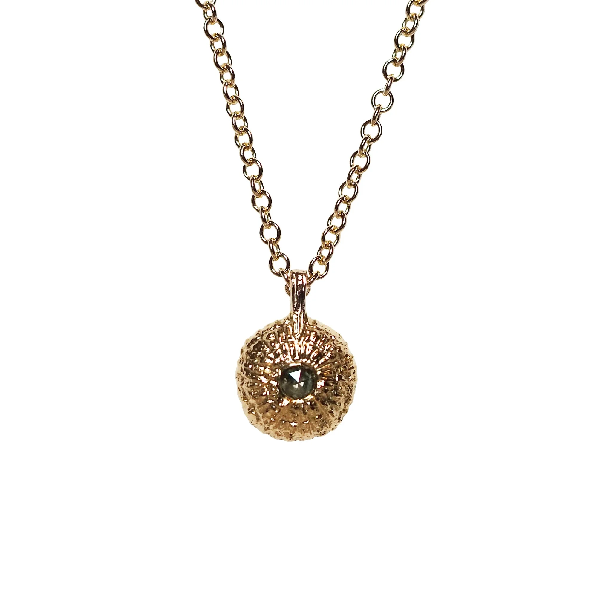 Limpet Pendant 9ct gold