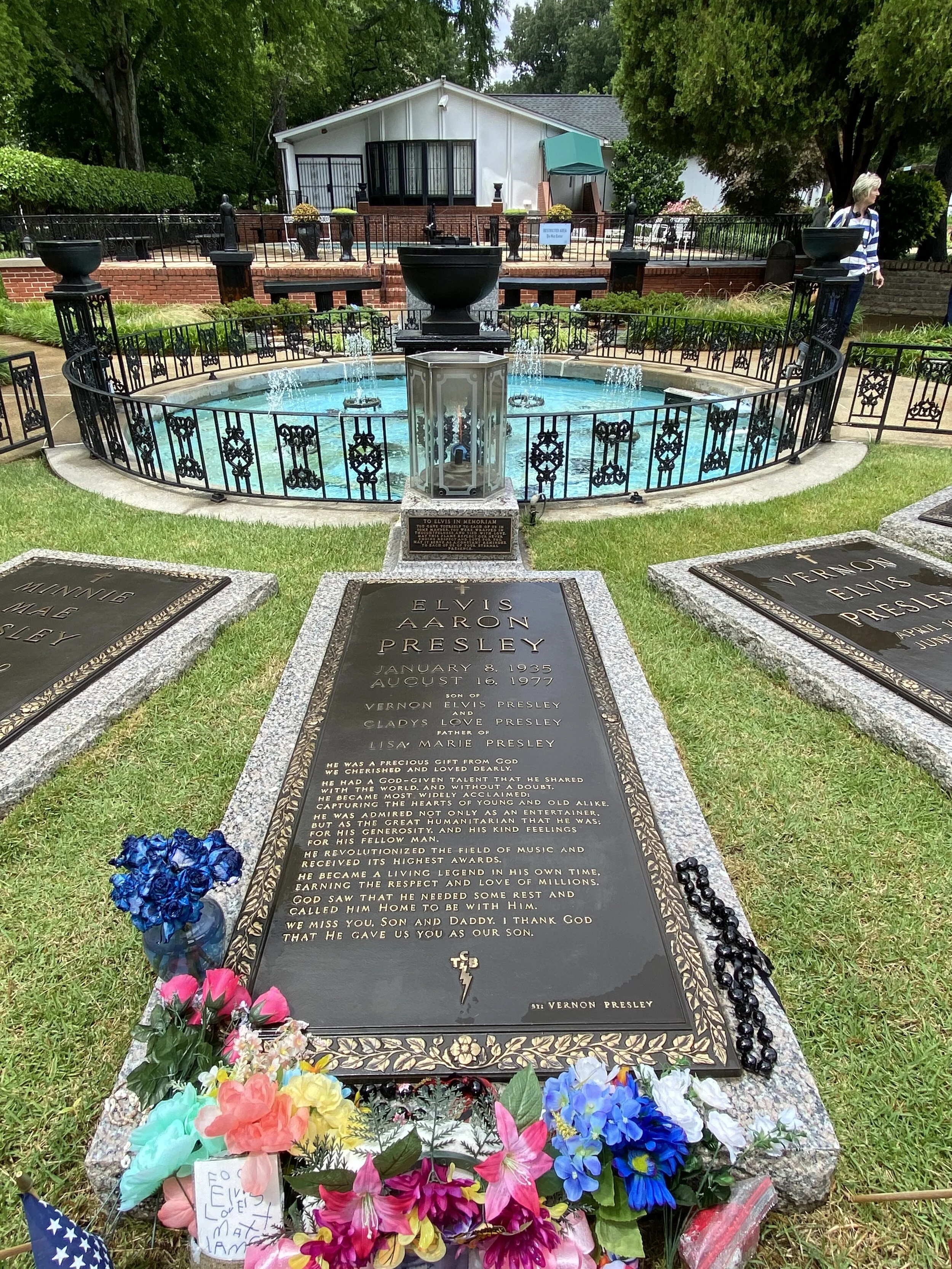 CTA-Photography-Graceland-Grave-Memphis-TN..JPG