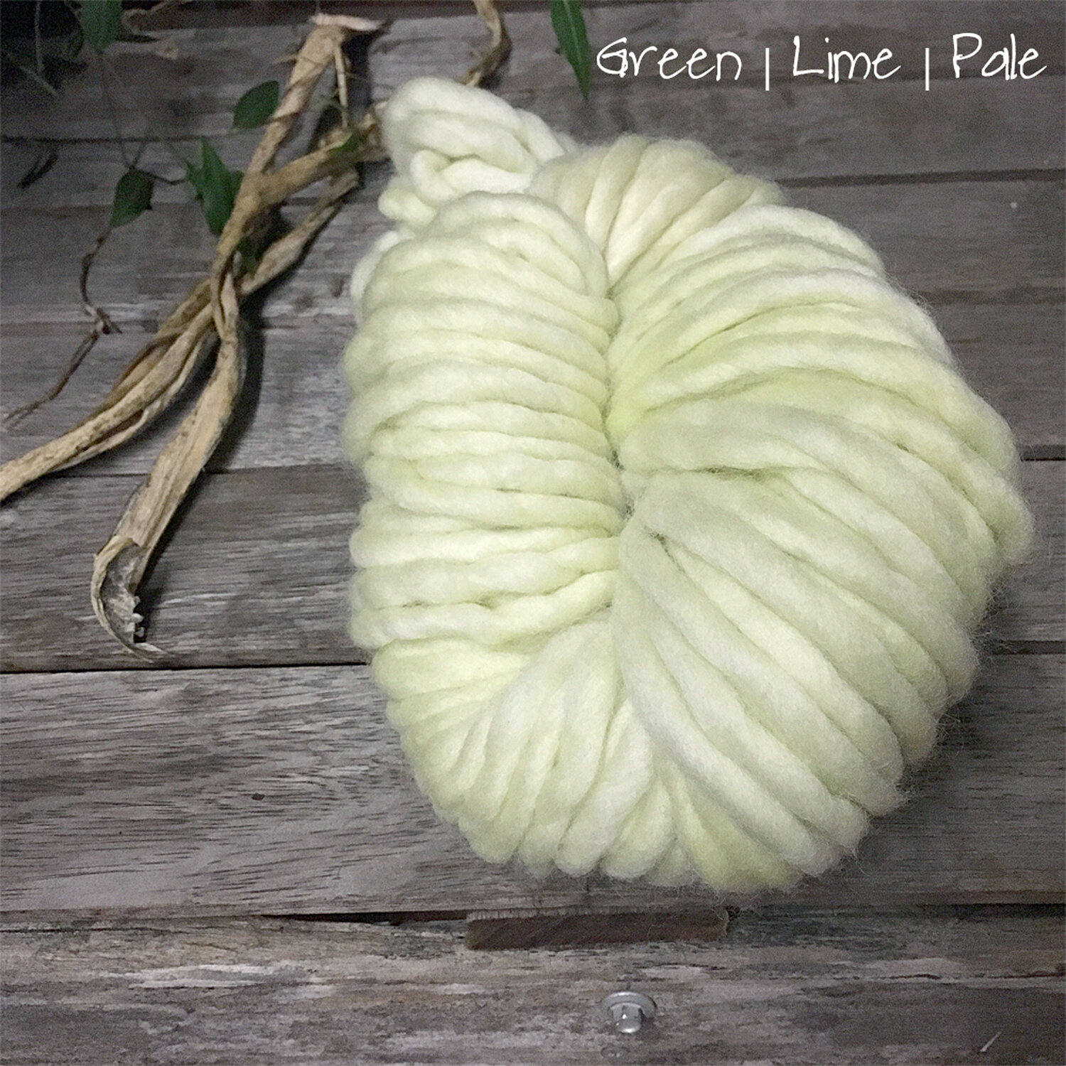 401.14_arm-knitting-yarn_skein_green-lime-pale_ceri-muter_0628.jpg