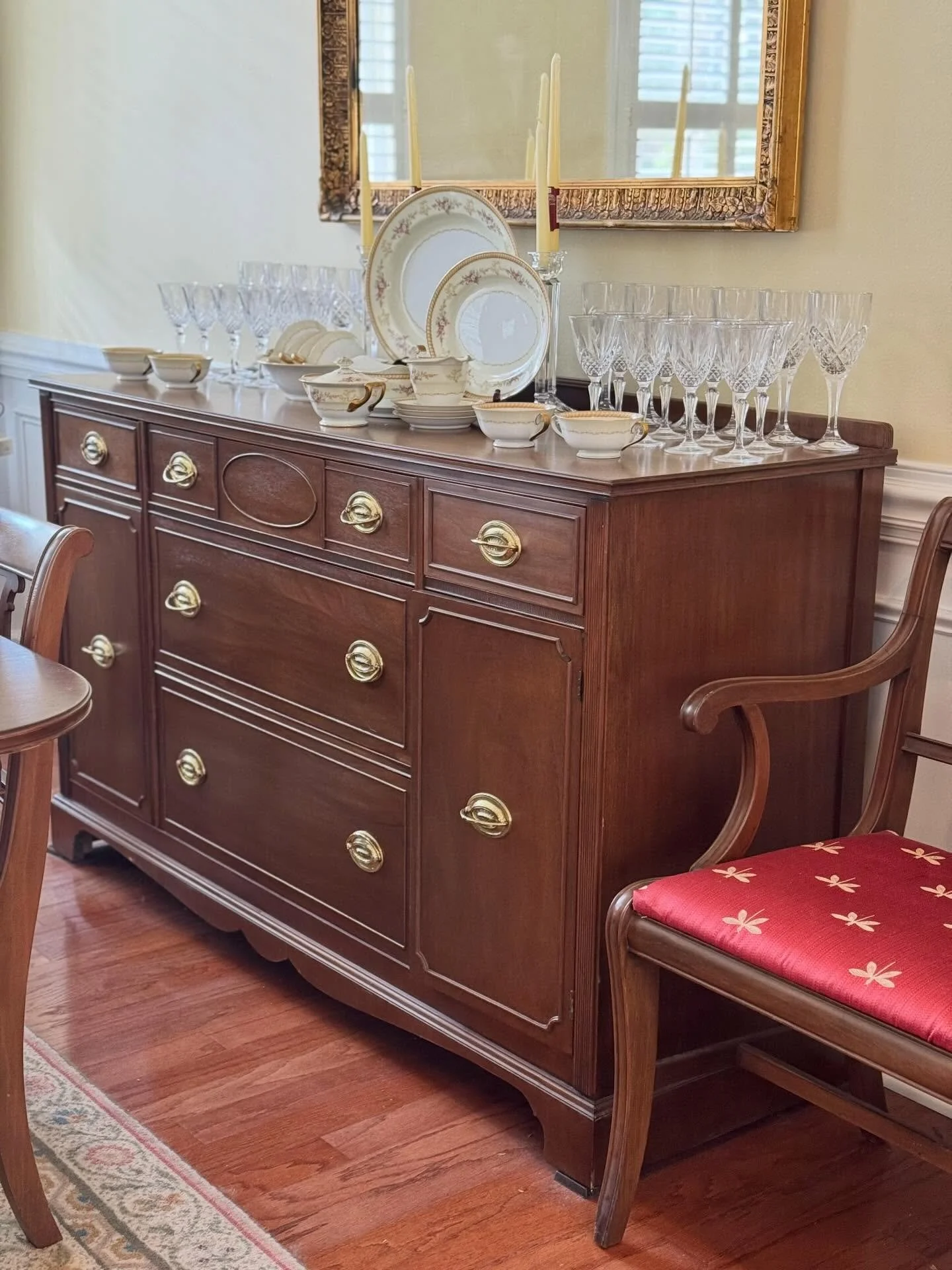 Just a few quick peeks into next weekends Landings Estate Sale! #estatesale #estatesalefinds #savannah #visitsavannah #vintage