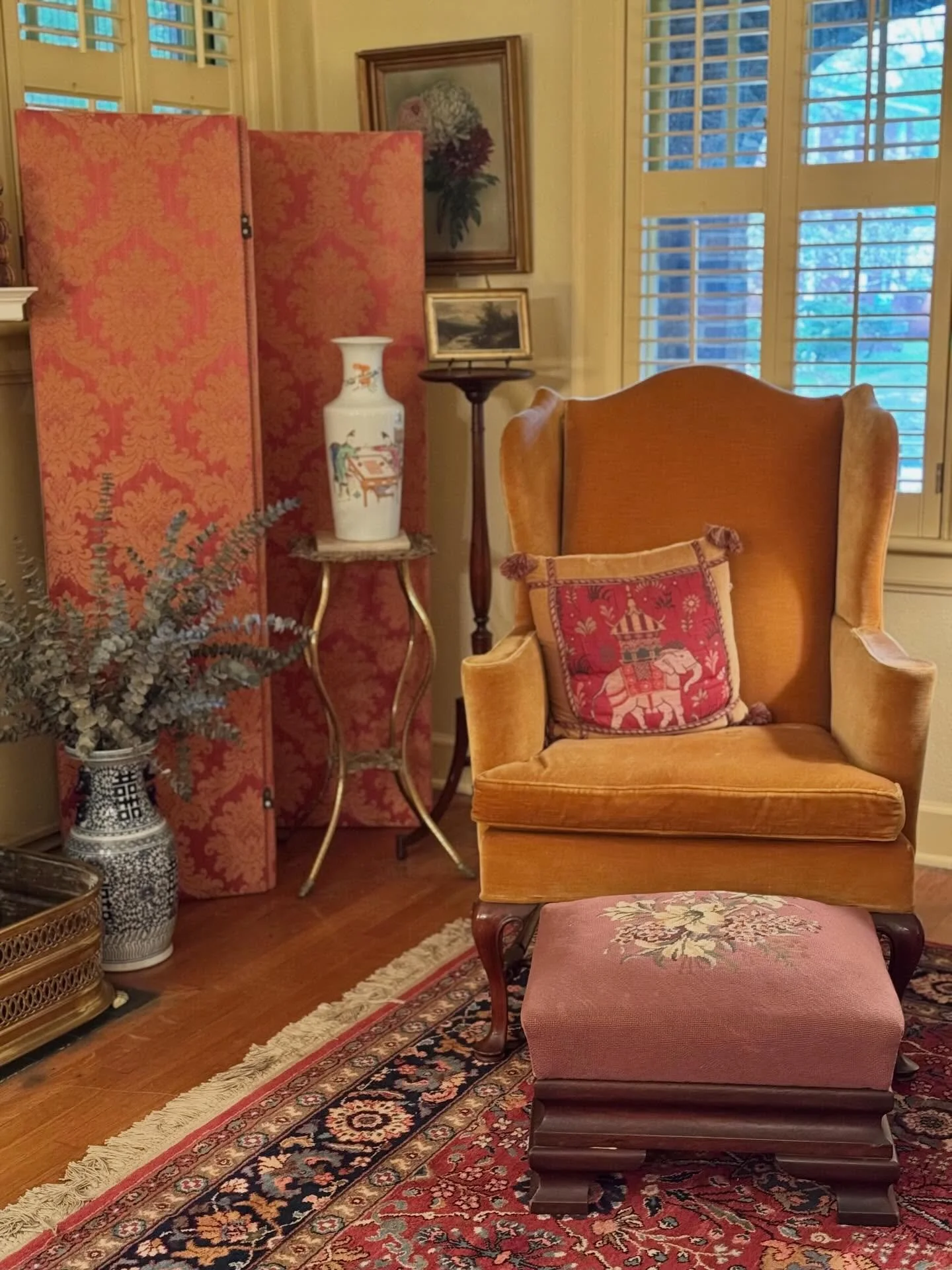 The photos for this weekend&rsquo;s Ardsley Park Estate Sale are up on our website now. More will be added tomorrow including 2 more bedrooms, holiday, garage, and outdoor items so stay tuned! #estatesale #estatesalefinds #vintage #savannah #visitsav