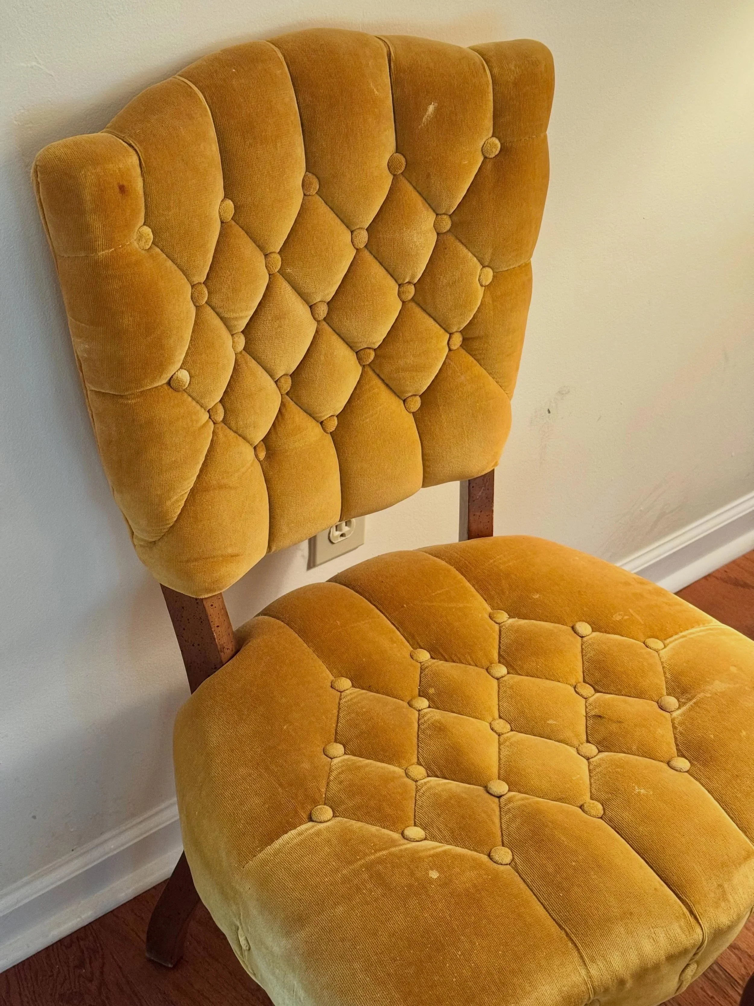 Come see us tomorrow at our Georgetown Estate Sale! The address is 127 Pinegrove Drive and we will be there from 9:00am - 12:00pm. #estatesale #estatesalefinds #savannah #visitsavannah #vintage