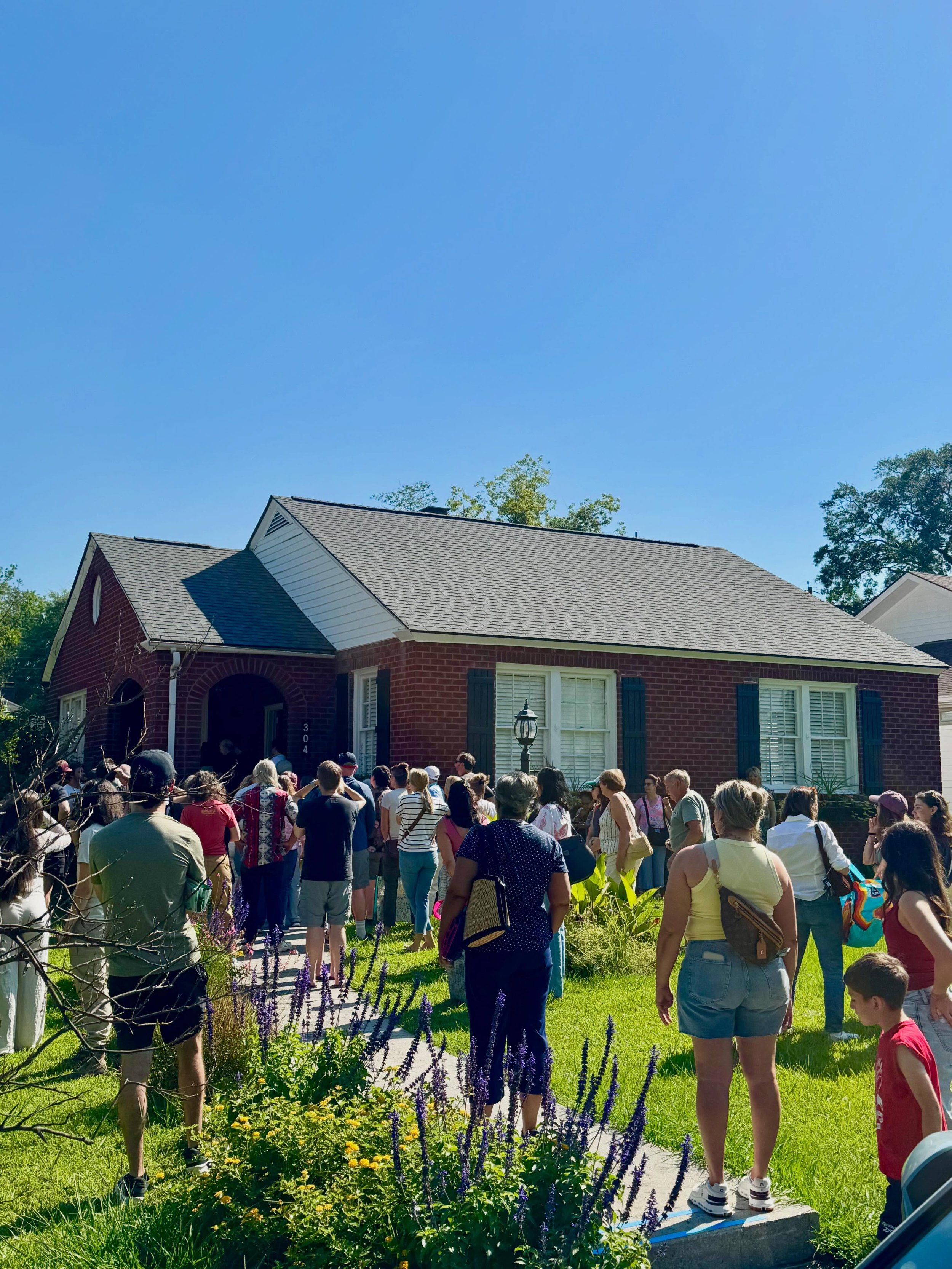 Thanks to everyone that came out to shop our Ardsley Park Estate Sale today. We will back tomorrow from 9:00am - 12:00pm and all prices are reduced! #estatesale #estatesalefinds #vintage #savannah #visitsavannah
