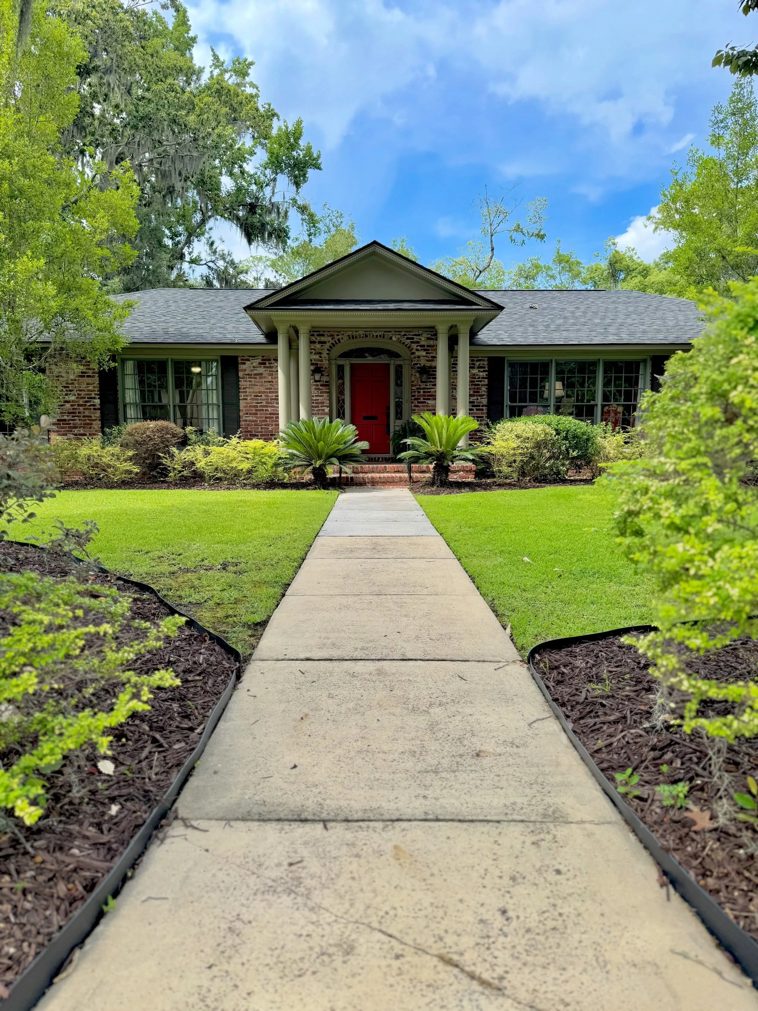We have another Estate Sale for you this week and it&rsquo;s in Habersham Woods. All the photos for this sale will be posted to our website tomorrow night and no appointments are necessary! #estatesale #estatesalefinds #vintage #savannah #visitsavann