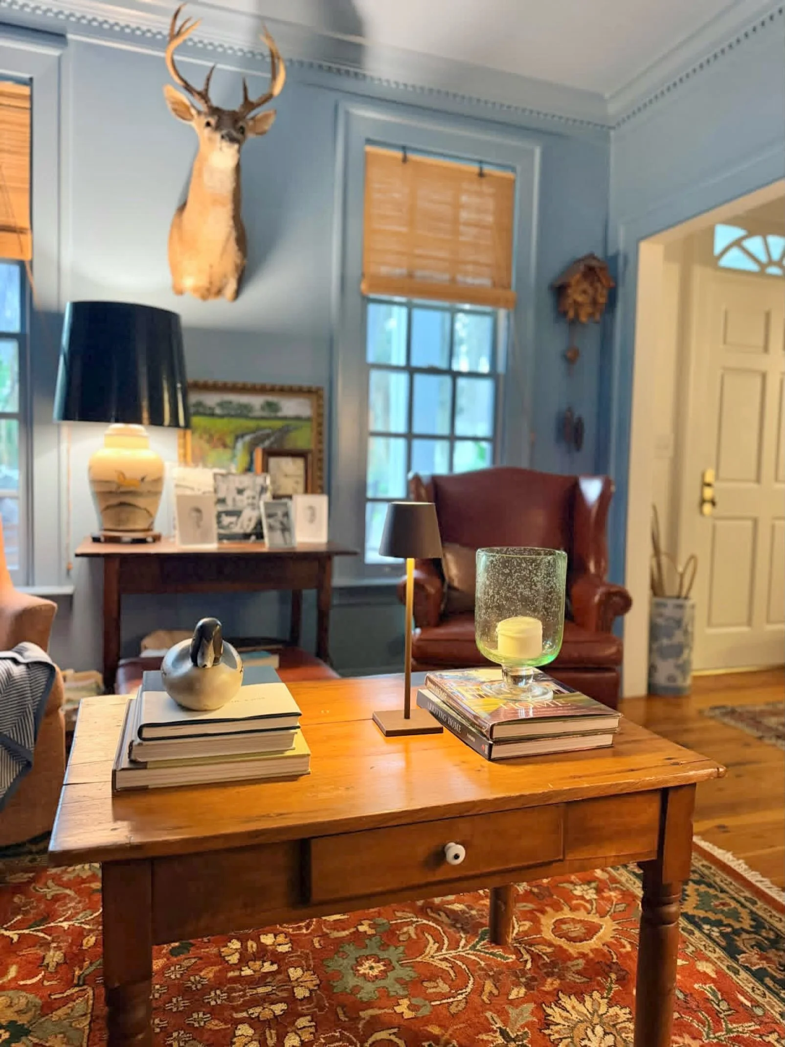 This beautiful coffee table was purchased yesterday at our Landings Estate Sale and is already looking like it was made for this room! We absolutely love seeing where your Mint Green finds end up and how you make them your own. 💚

If you have someth