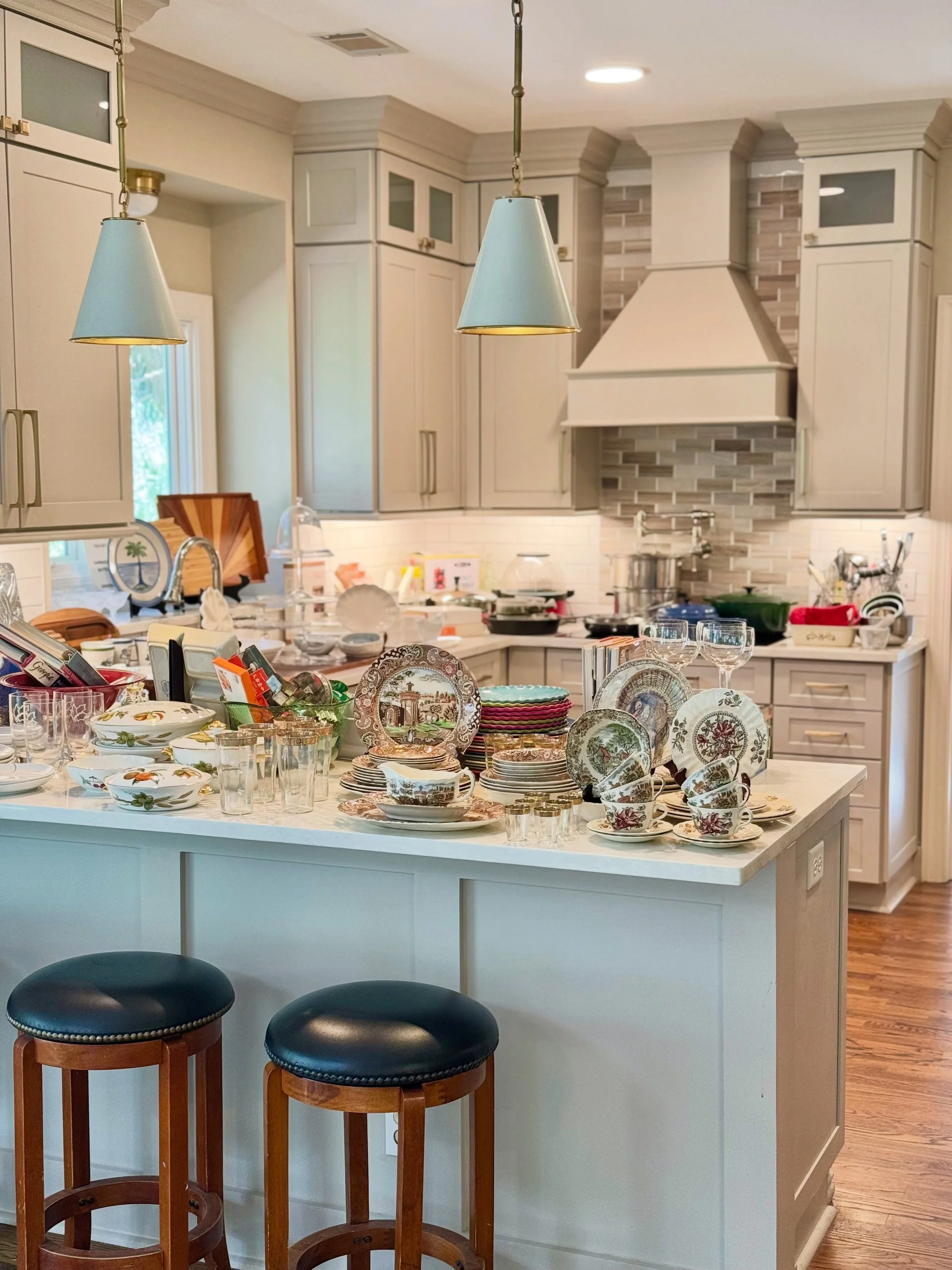 The photos and the appointment scheduling link for this week&rsquo;s Landings Estate Sale will be posted to our website tonight at 8pm! #estatesale #estatesalefinds #vintage #savannah #visitsavannah