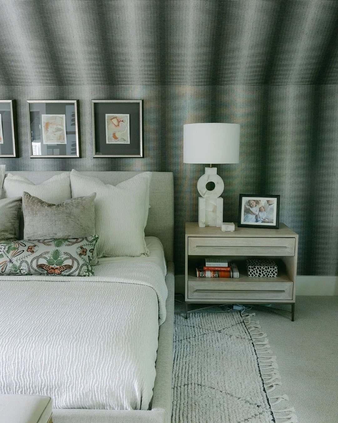 Moody Master Bedroom 🤍

#birminghaminteriordesigner #interiordesign #laurenmurphy #laurenmurphydesign #atlantaga #atlantainteriordesign #atlantainteriordesigner #masterbedroom #masterbedroomdecor

Birmingham, AL | Interior Designer | Birmingham Inte