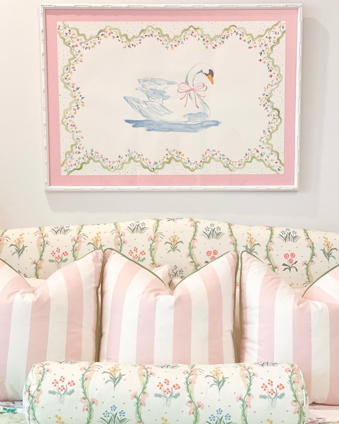 🦢About as S W E E T as they come, my friends! I can&rsquo;t explain the way my brain works sometimes (most of the time), but I love having clients who don&rsquo;t think I&rsquo;m crazy when I say I&rsquo;m picturing swan art above the bed. I also ch