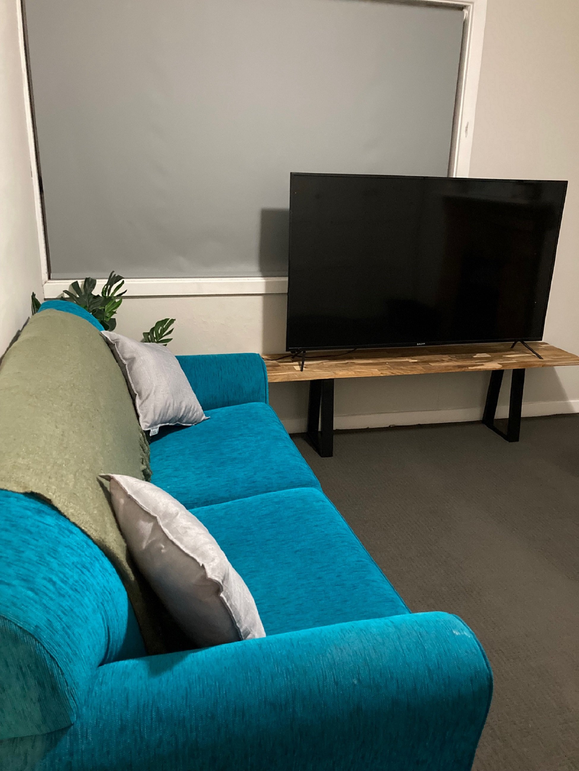 2nd living room 2.jpeg