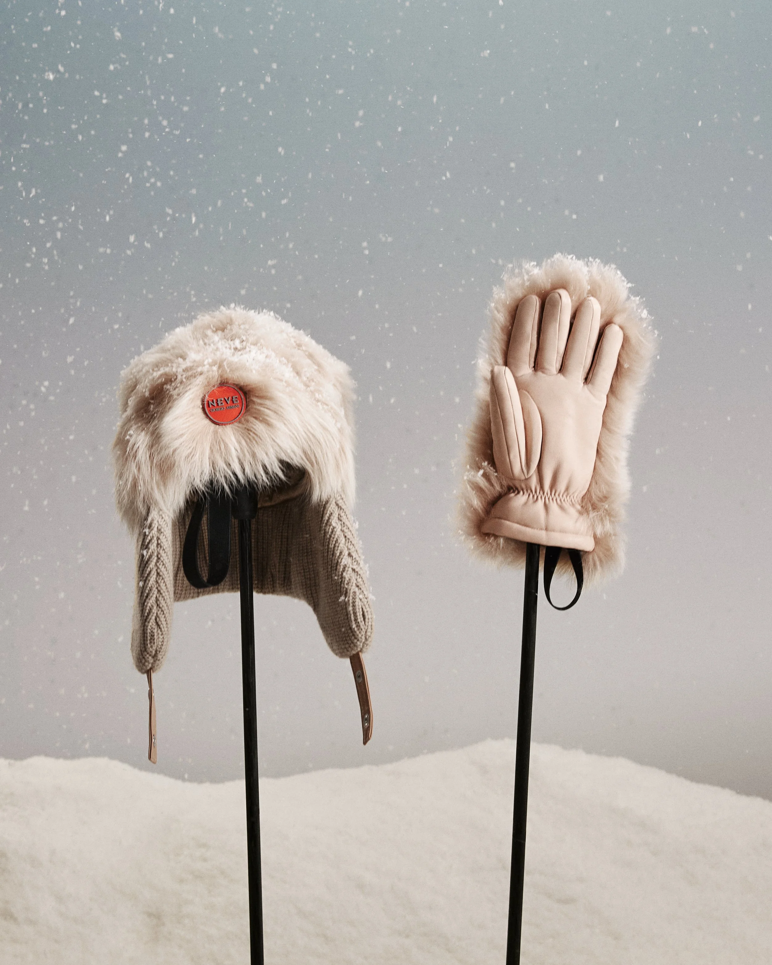 MYGOSH_RAGAZZI_NEI_PARAGGI_MYGOSH_GIORGIO_ARMANI_FW23_Neve.jpg