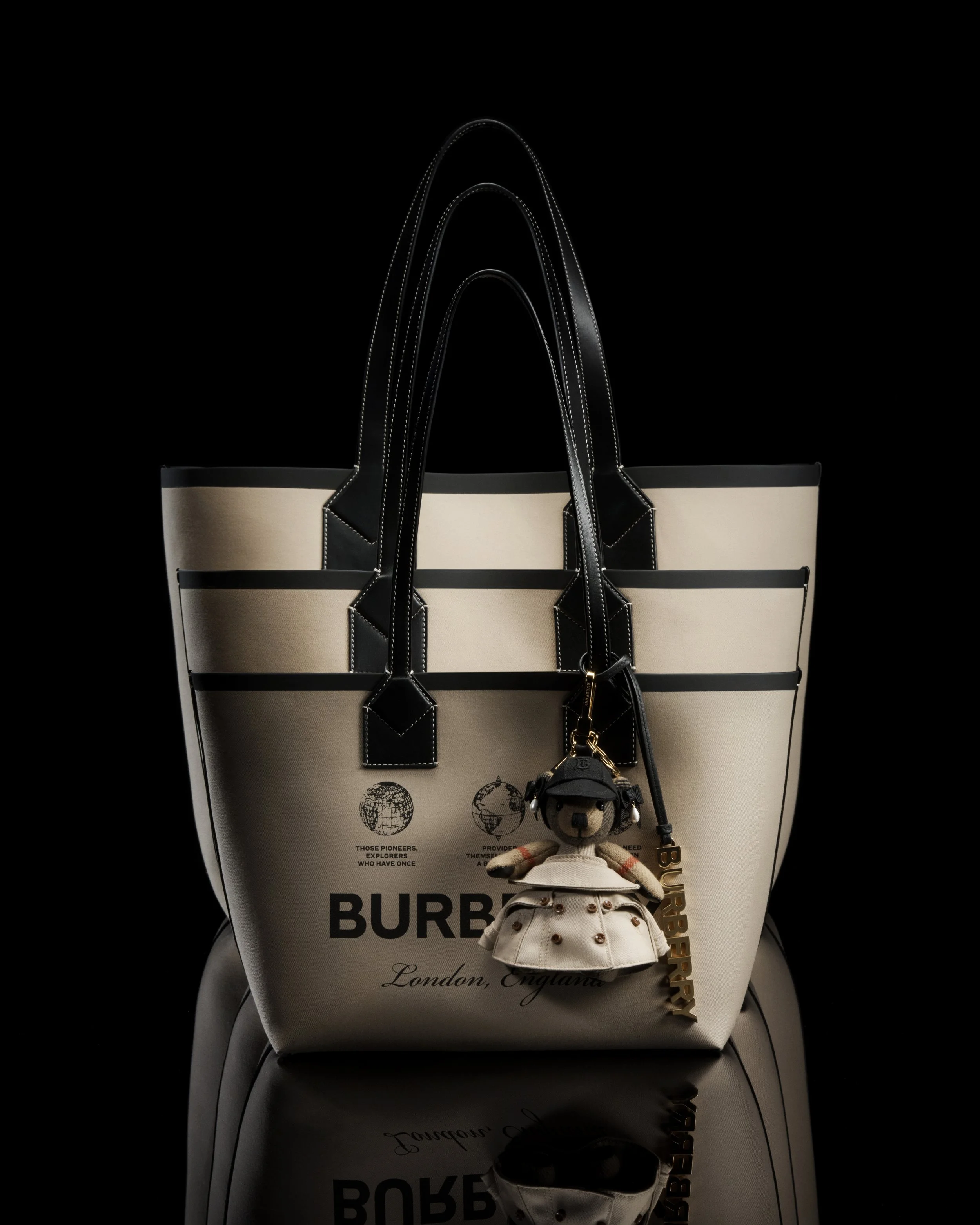 MYGOSH_CONOR_CLINCH_BURBERRY_2022_FESTIVE_GIFTING_CROPPED_4x5_29.jpg