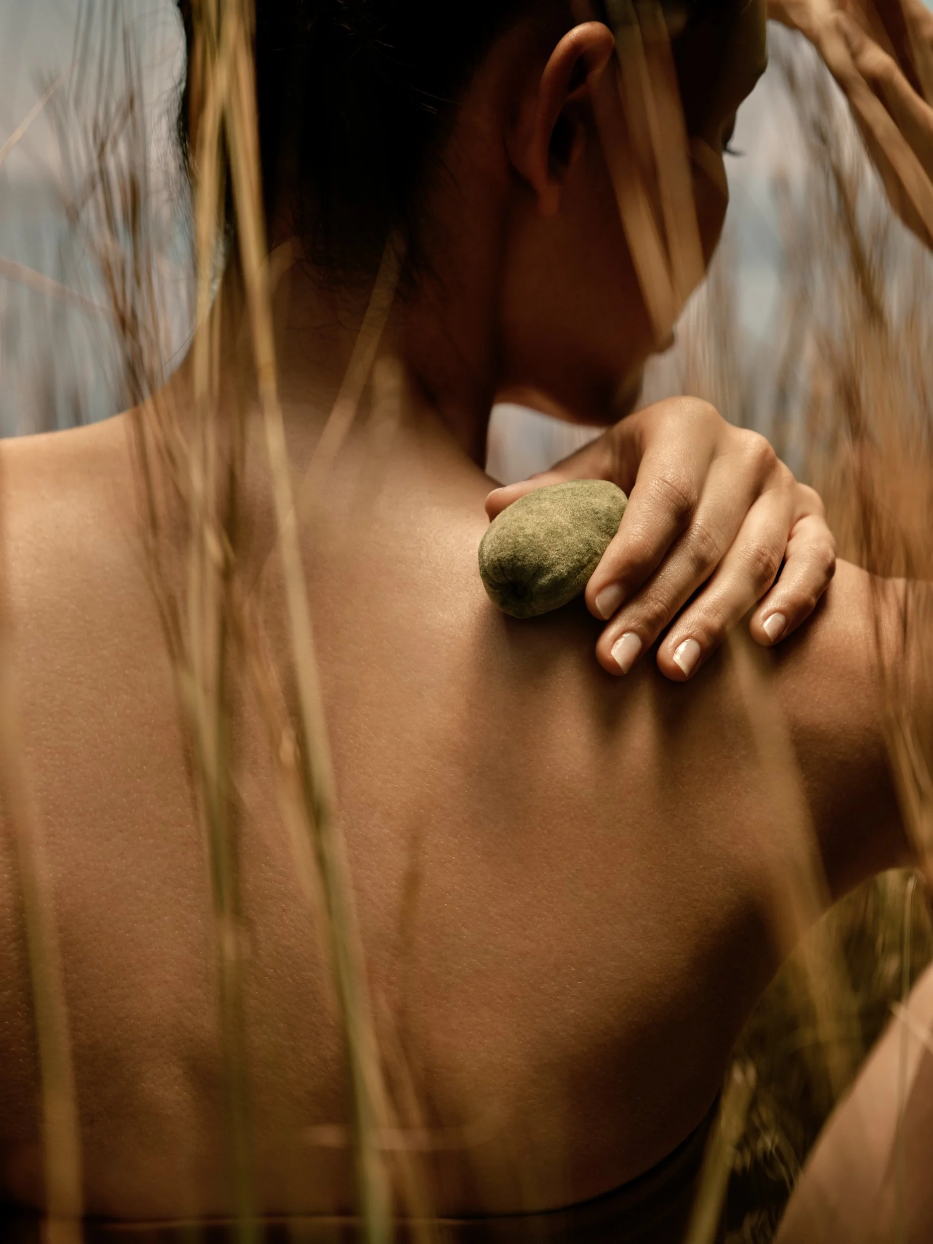 MYGOSH_LOCCITANE_Body_26_ALMOND_INGREDIENT_MODEL_1_258.jpg