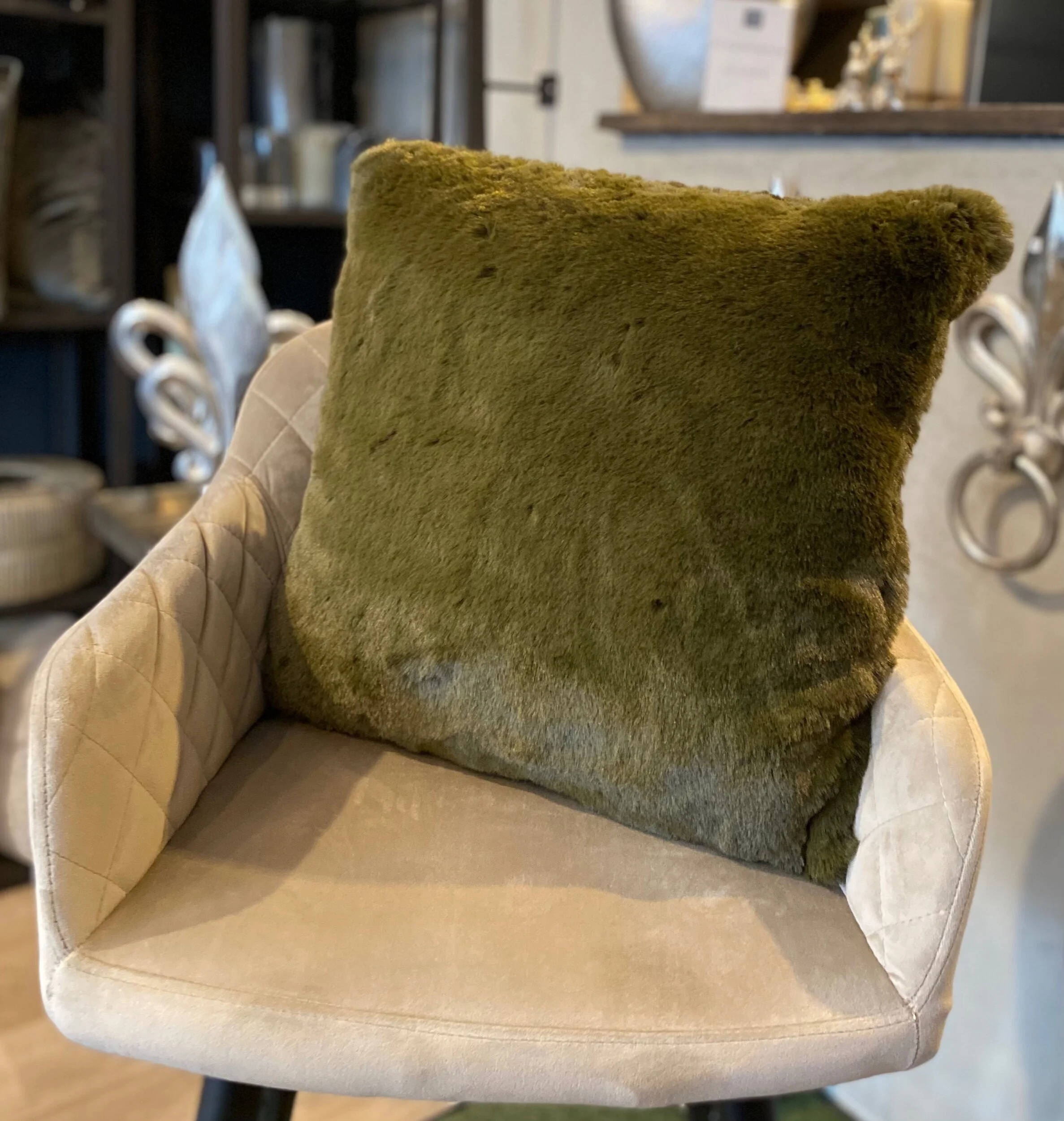 C0E31A7C-D999-4581-A74B-5E56065510F8