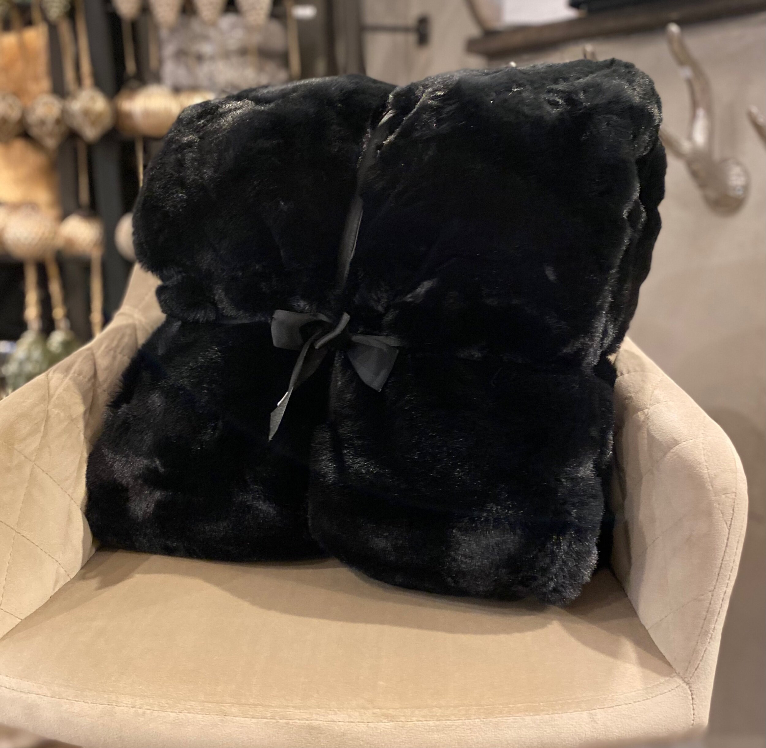 FC53B4B9-35A7-4DDD-BABB-FAFA416F1EB5