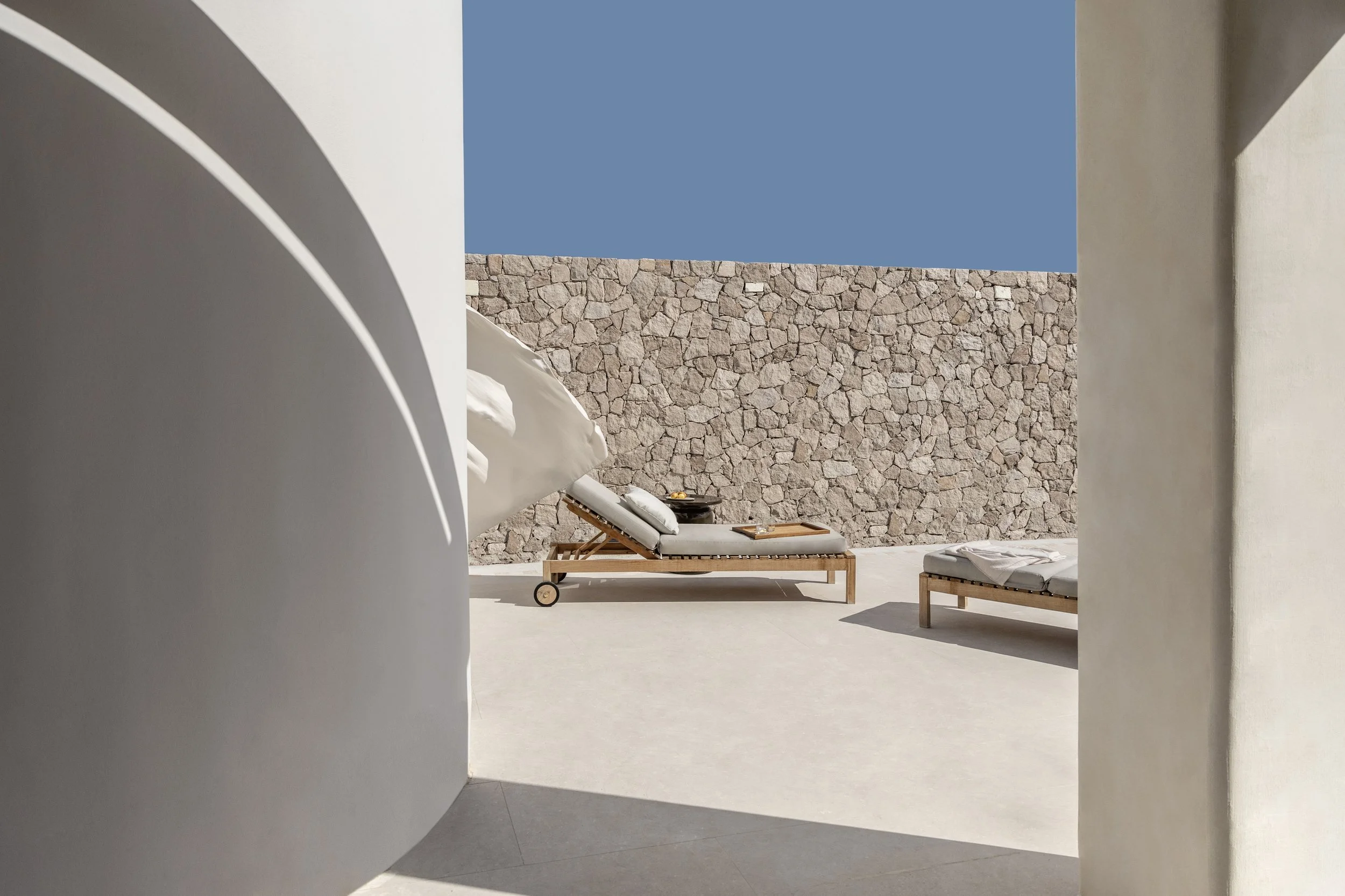 Eréma_Suite Exterior_2880x1919.jpg