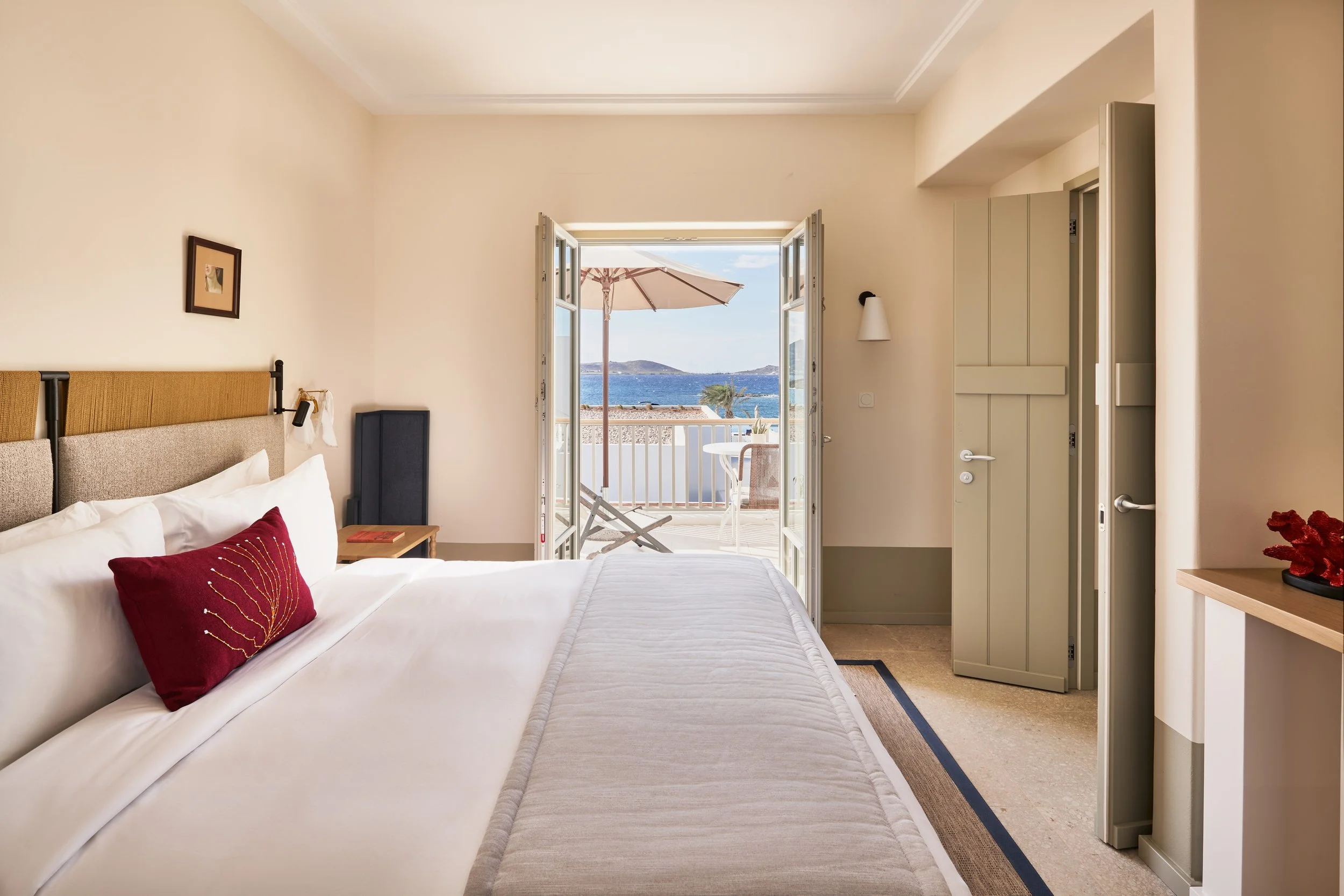 Cosme_Aether Suite_Bedroom_2880x1920.jpg