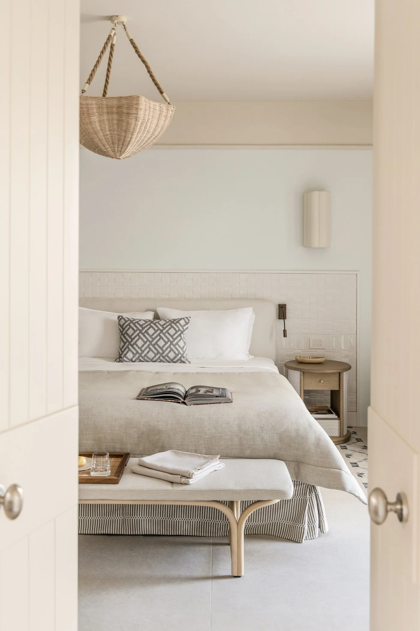 Eréma_Suite Bedroom_1400x2100.jpg