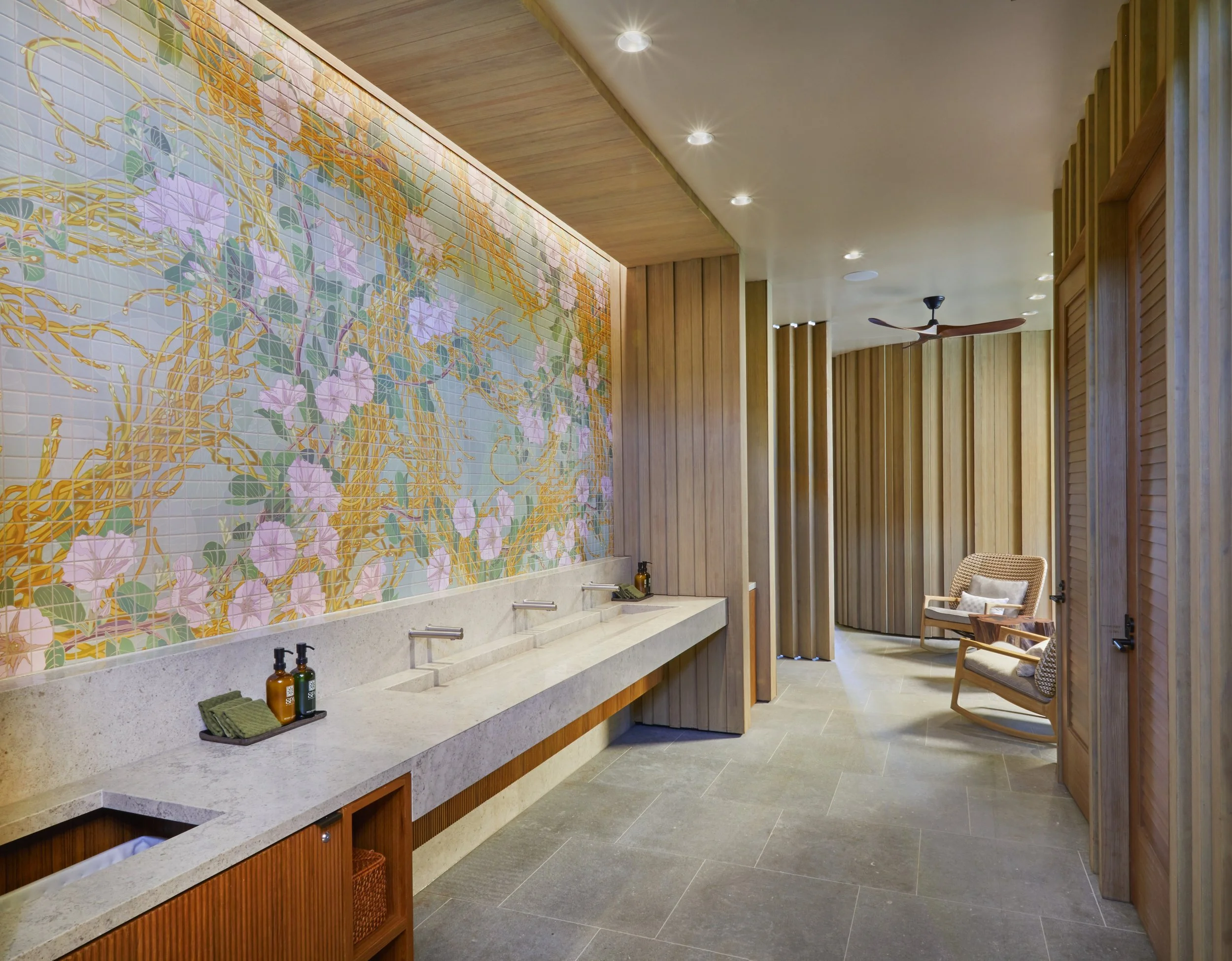KOAAK_Spa1520Women's_Mural.jpg
