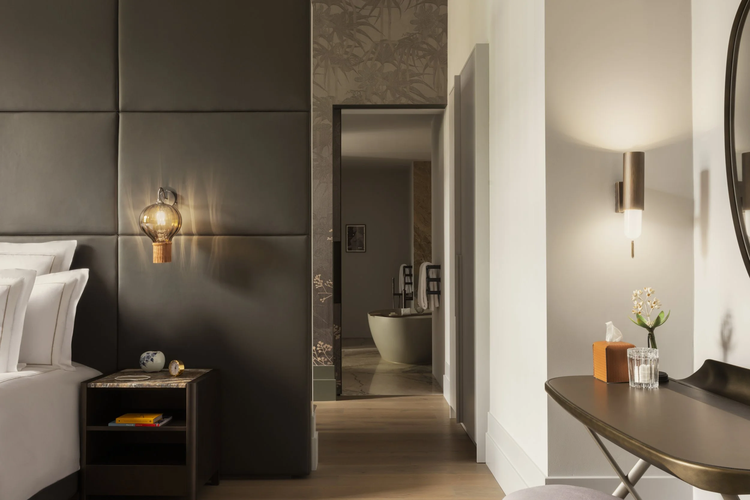 RWAMS_Facilities_Houses_Herengracht House_Bedroom 1_2.jpg
