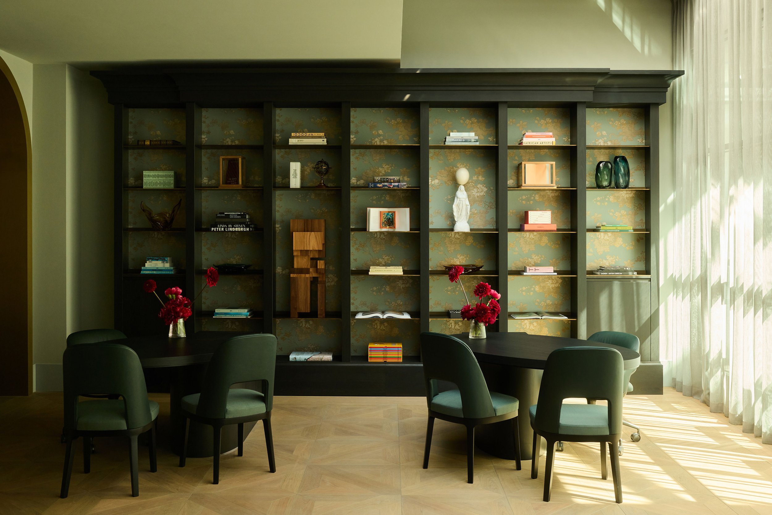 RWAMS_Facilities_Public Spaces_Reception_1.jpg