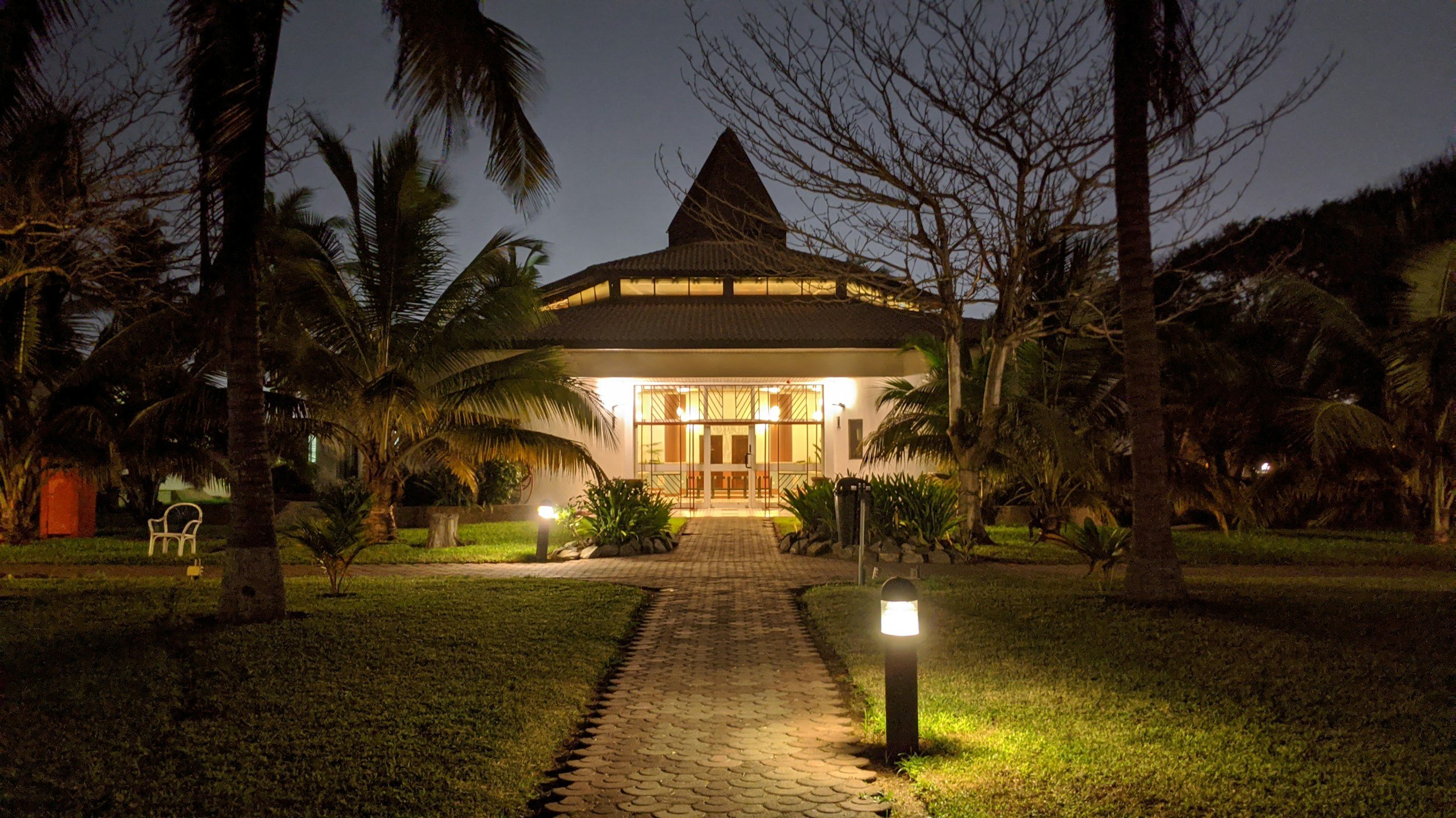 8 Outdoor Garden Lighting Ideas for 2025 