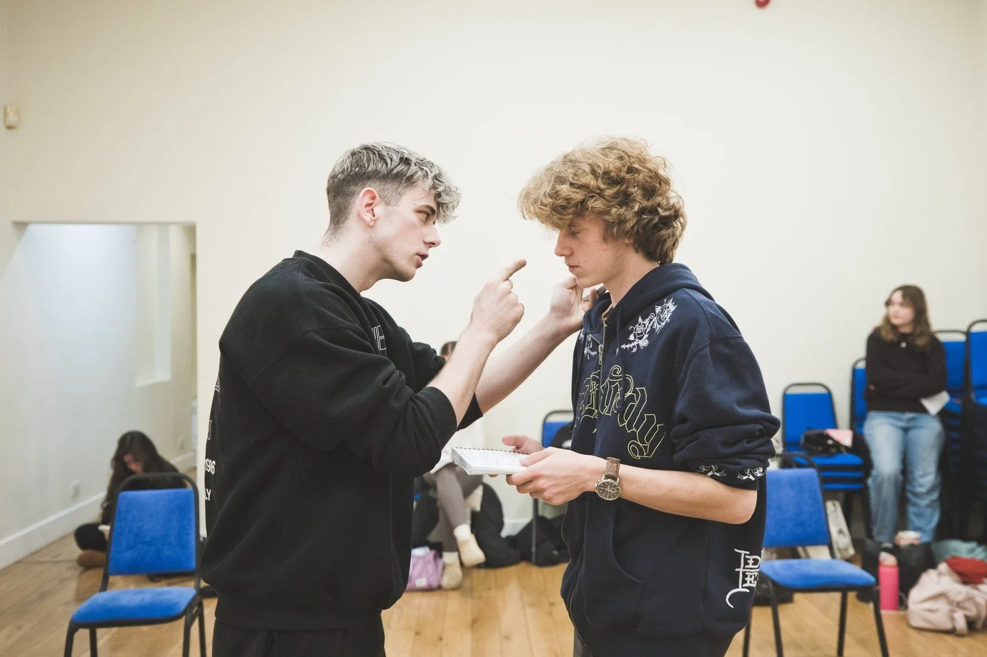 A peak into rehearsal for The Curious Incident Of The Dog In The Night-time 🐕🌃

In an exciting new collaboration, Artemis College's gap year students have joined up with Three Dot Theatre to present this award winning play! A unique and moving stor