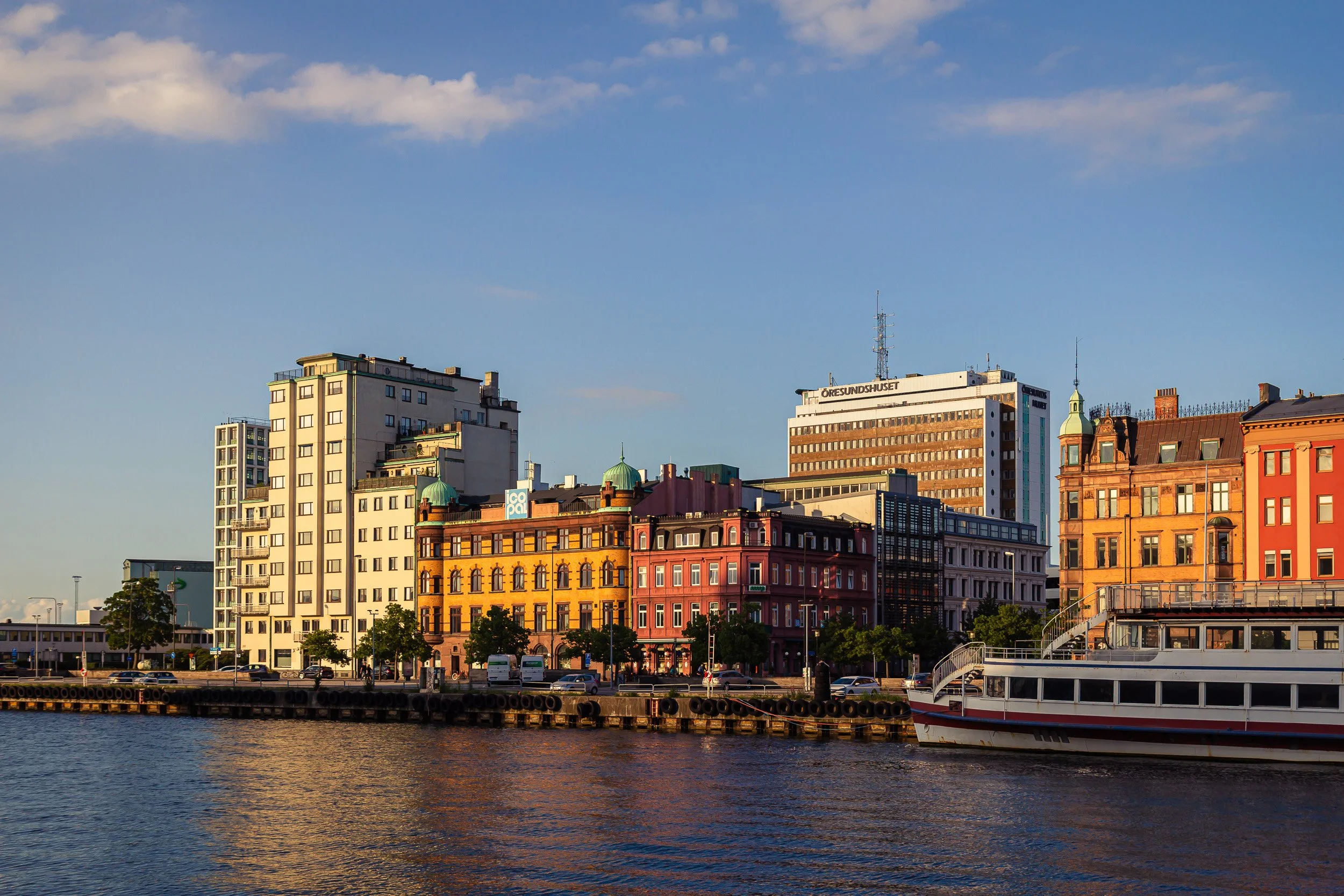 malmo-harbour-skyline-sunset.jpg
