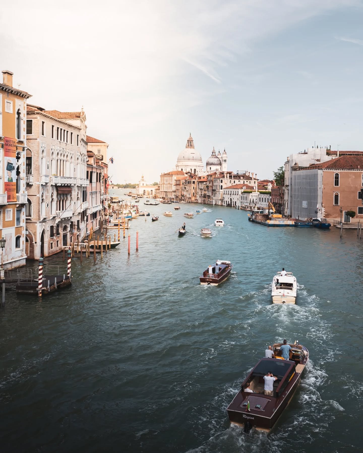 Salute.
.
.
.
.
.
#venezia #venice #veniceitaly #venedig #visitvenice #gondolas #lifeonwater #citybythesea #cityscape #sangeorgiomaggiore #topeuropephoto #europesfinest #europeancities #veneziagram #madewithlightroom #historiccity #cityphotography #v