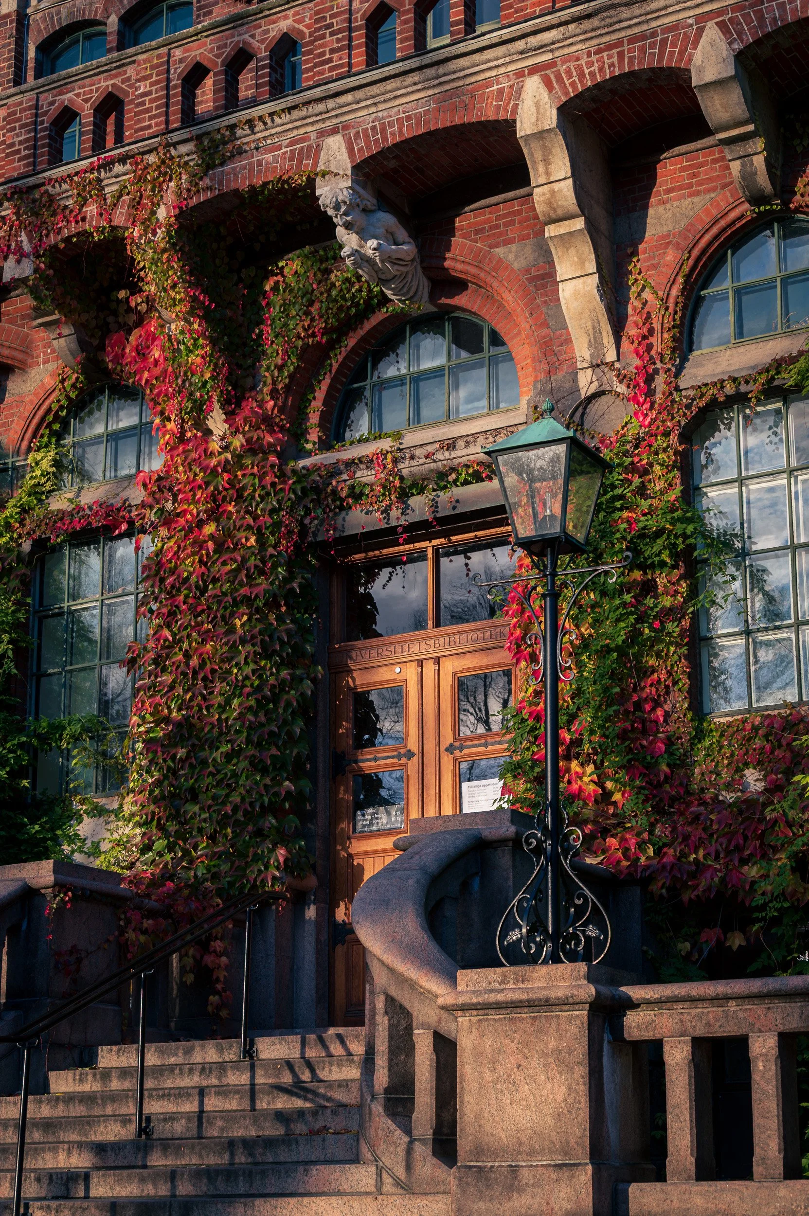 lund-university-library-autumn-entrance.jpg