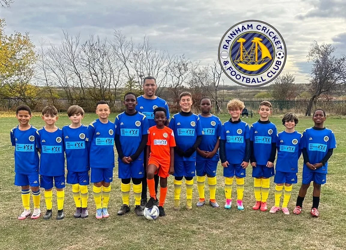 ⚽️Match day for the Lions 🦁 today! 

Samantha, Reece &amp; Michael🙌🏽 
You guys are doing an amazing job with the the squad, 

Thank you for allowing me to be a small part of their journey. 

Let&rsquo;s go!!

#teamstraightspine #bodyalignmentclini