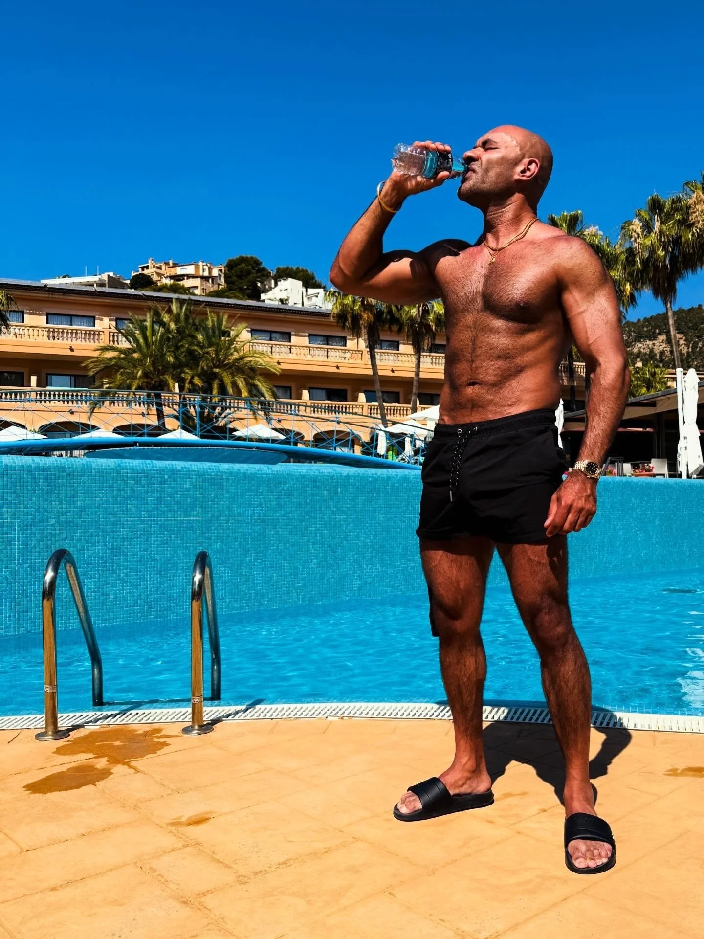 Aging is mandatory 🦍
Falling apart is optional💪🏽

#46 and counting 🎂