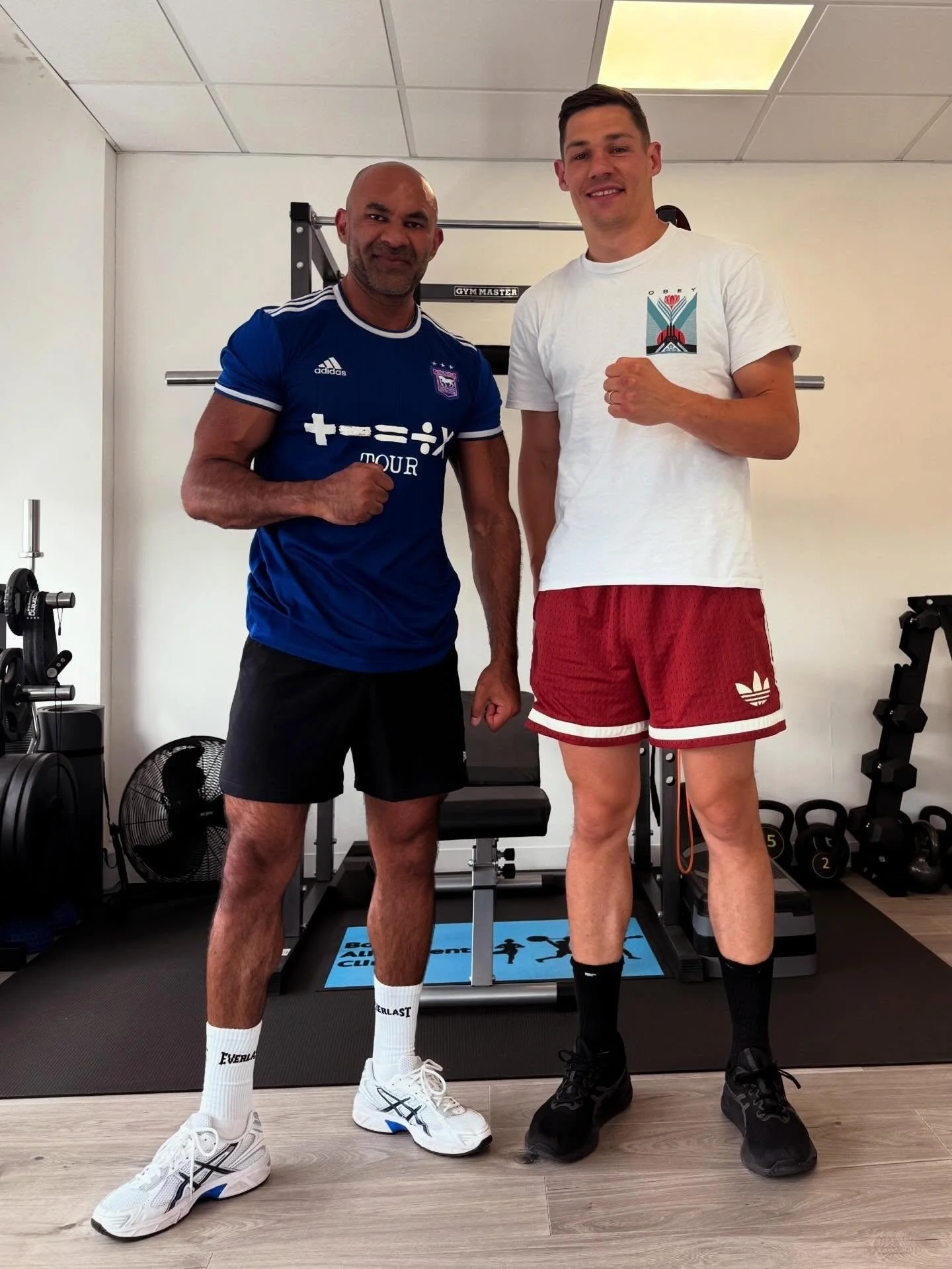 @chrisbillam Smith does is again on home soil 
📍Bournemouth @zuffaboxing 

Pure grit and heart from both fighters🥊

Looking forward to what the future holds for 
MR CBS🥊

Huge congrats to @shanemcguigan and the team #ontothenextone 

Let&rsquo;s g