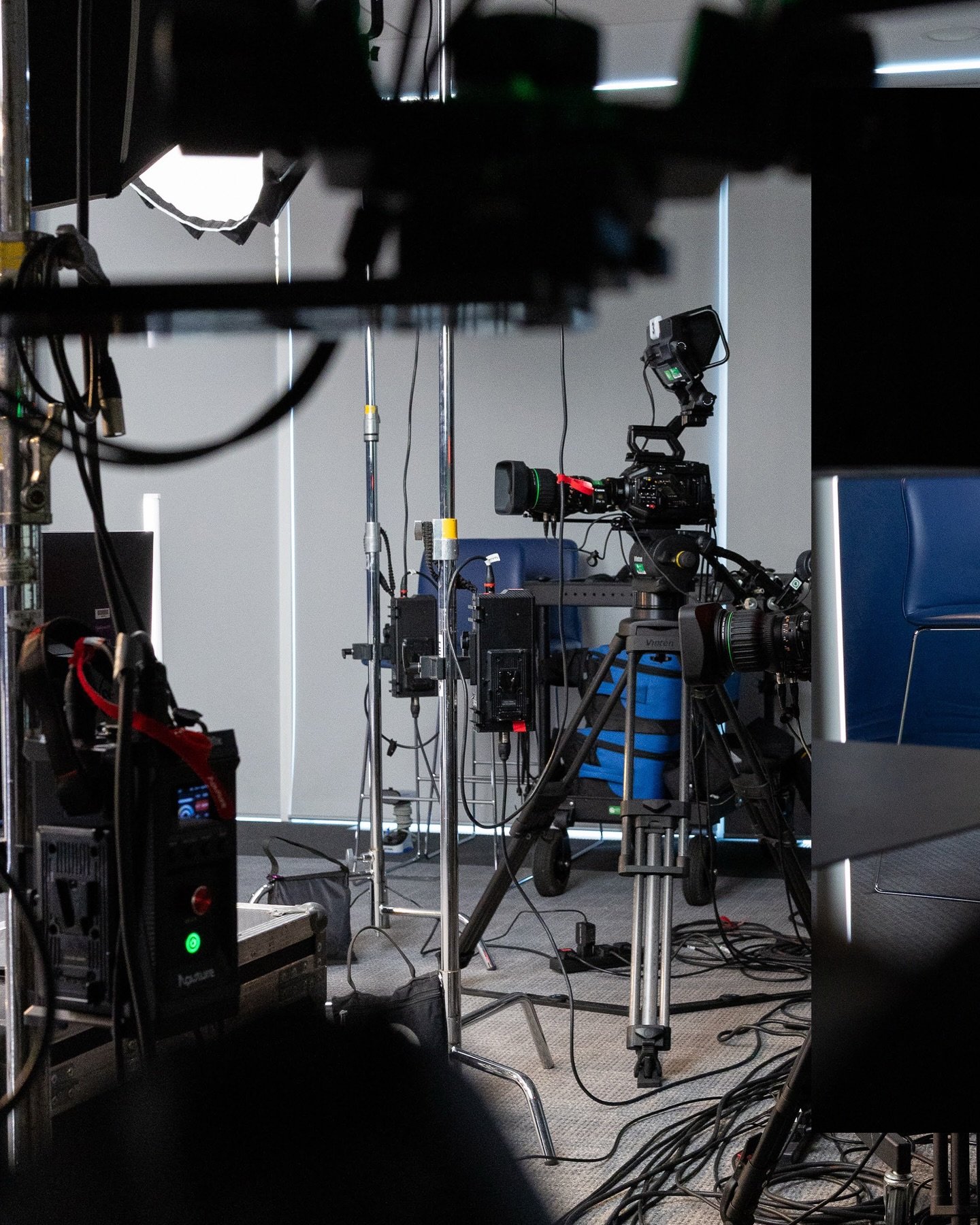 Behind every seamless live stream is a lot of serious kit. A global company with 90,000 employees, one hour to convey important updates and drive the business forward. We handled the cameras and lighting so our clients could focus on their message.