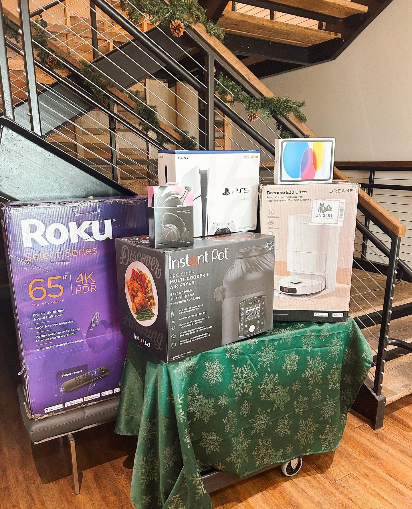 🎉✨ It&rsquo;s that time of year again &mdash; our Renewal Raffle is HERE! ✨🎉⁠
⁠
Anyone who signs their renewal between Monday, December 8th and December 29th will be automatically entered into our giveaway drawing! 🙌⁠
⁠
And trust us&hellip; the pr