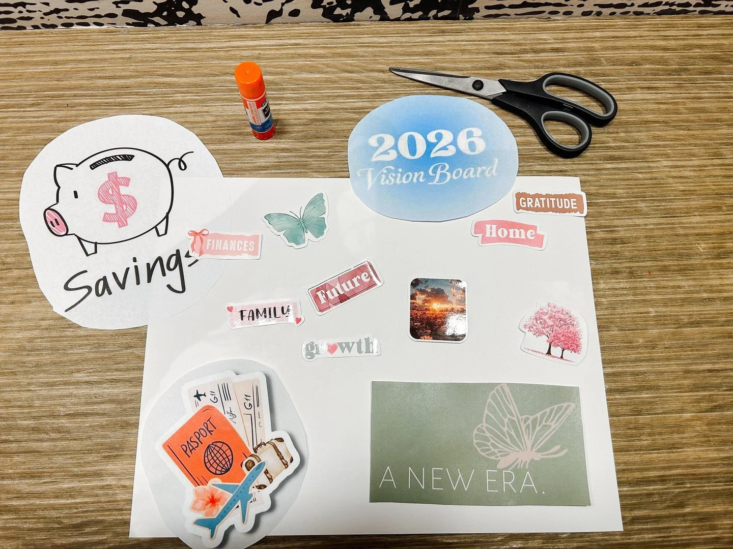 We just styled our own vision board and are SO excited to share it with you! 💖✨⁠
Want to make one too?⁠
⁠
We will be hosting a Vision Board Event this Friday from 3&ndash;4:30 PM! We&rsquo;ll have boards, clips, stickers, and all the fun details rea
