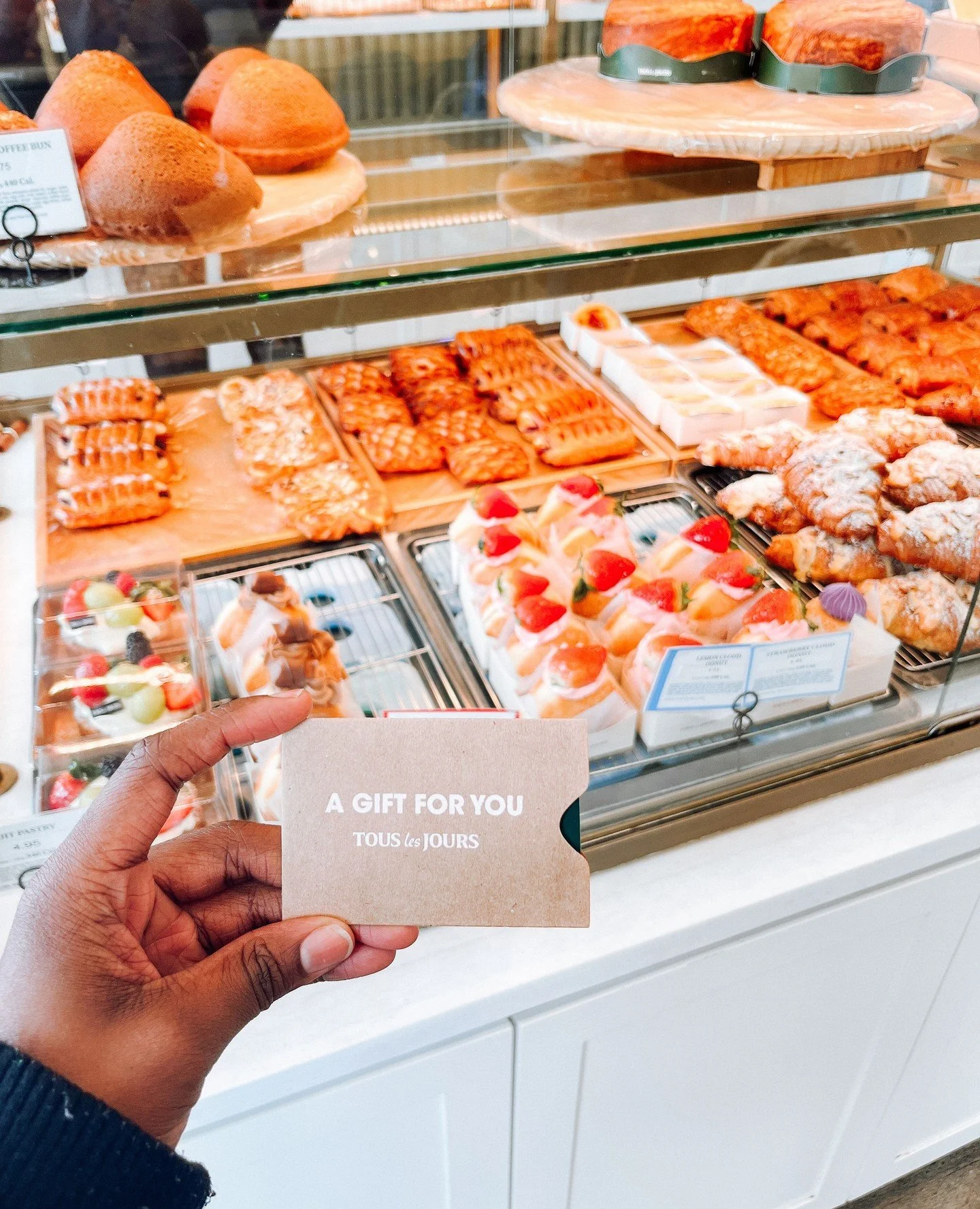 🍰🥐 TIME FOR A FRIDAY FREEZE! 🥐🍰⁠
⁠
How to Play:⁠
🍰 Follow @university_village⁠
🍰 Hit that like ❤️⁠
🍰 Tag 3 friends (yes, three 👀)⁠
⁠
When we comment FREEZE, the most recent comment at that moment wins a $30 Tous Les Jours gift card! ✨⁠
⁠
No s