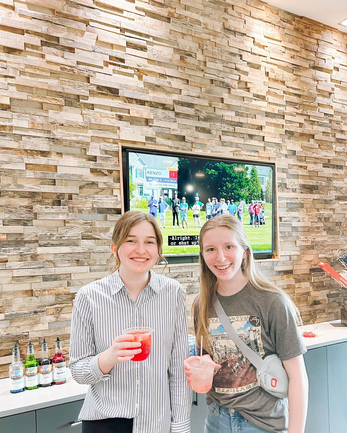 Thank you to everyone who came out to our Italian Soda Bar 🥤🫧! We'll see you next Thursday at 6pm for karaoke in the RLC.