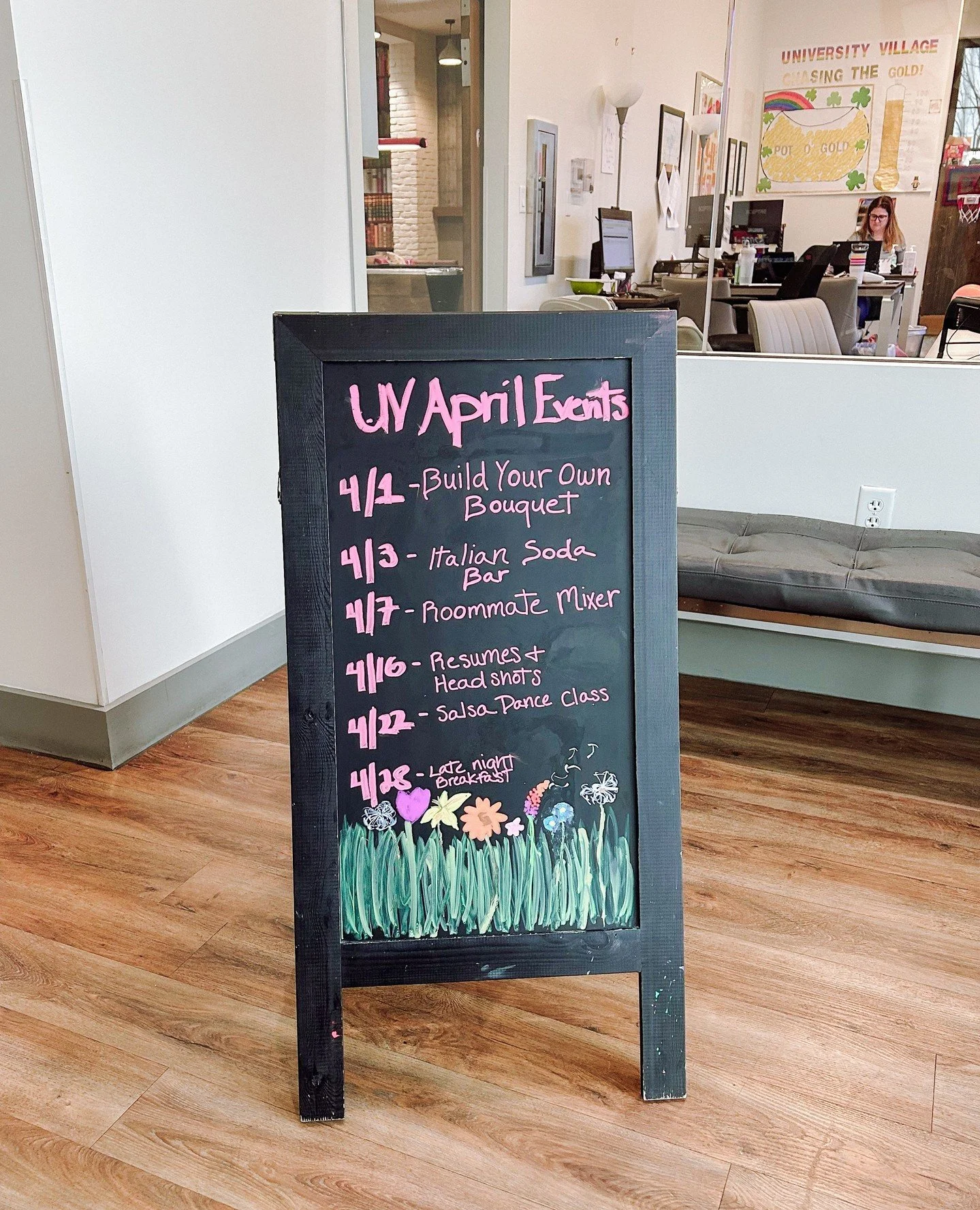 Introducing our April events calendar! Join us TODAY from 4-6pm in the RLC for a Build Your Own Bouquet Bar 💐! (This is NOT an April Fools joke 🤭)