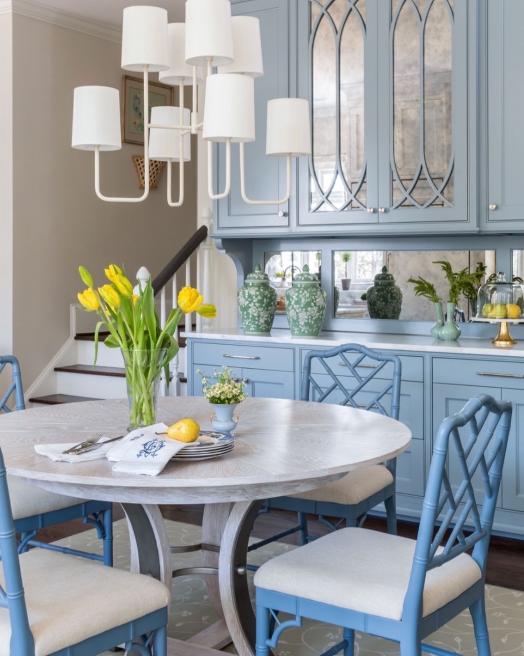 Thanks to @kingdomwoodworks for bringing this breakfast area vision to life for us!

#schillingandco #atlantainteriordesign #interiordesign #decor #homedesign #interior #interiors #shopping #interiorshop