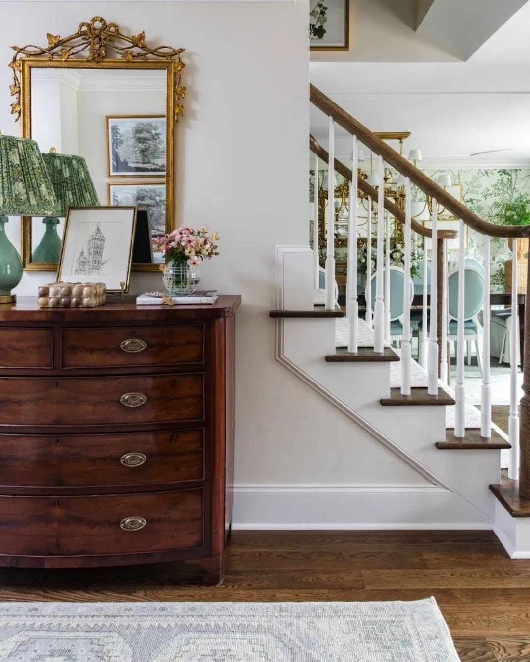 Making this entryway count with @schillingandco_designbuild helping us get the staircase just right and @stantondesignco with the perfect runner.

_____________________ 

#schillingandco #atlantainteriordesign #interiordesign #decor #homedesign #inte