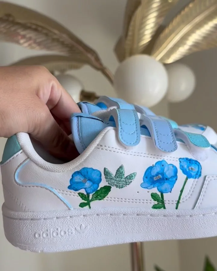 Bts bits of blue poppy&rsquo;s 💙🩵 thank you so much Katie! 

#wholeesakicks #customgifts #customsneakers