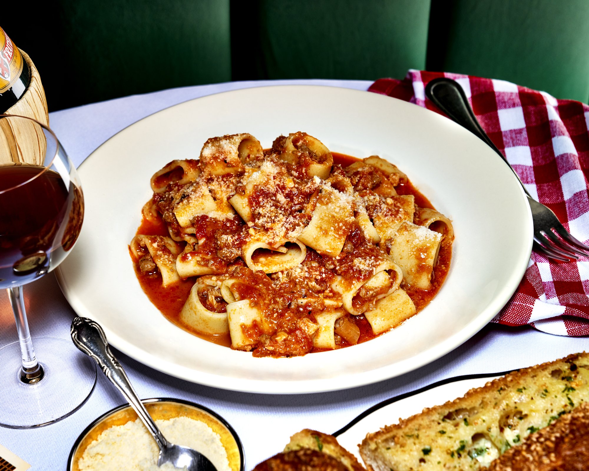 220829_Alanza_Calamarata-Bolognese_200_Cropped.jpg